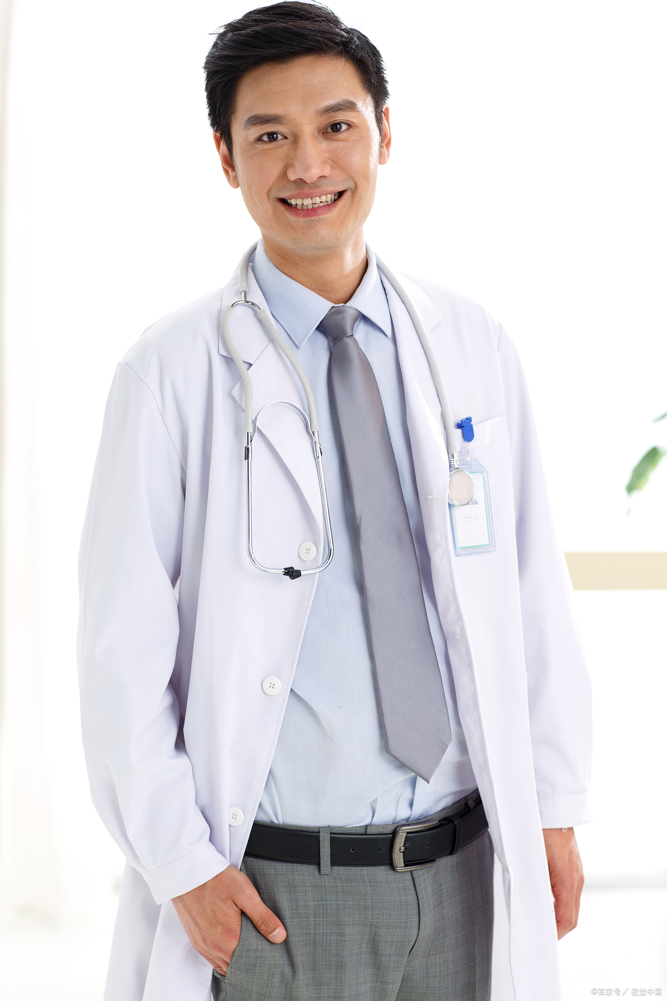 首先,医生职业的需求量很可能会增加