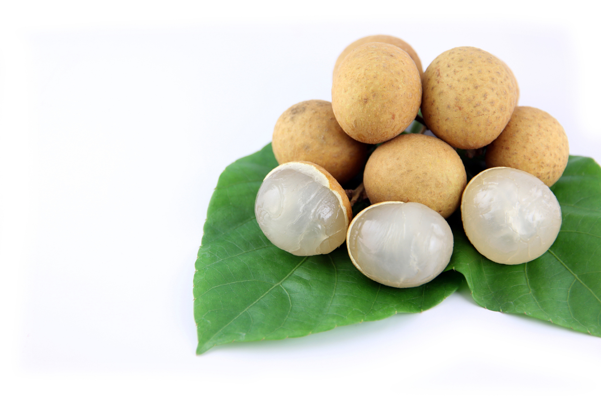 龙眼肉的功效与作用大揭秘,与这些食材煮水效果翻倍!