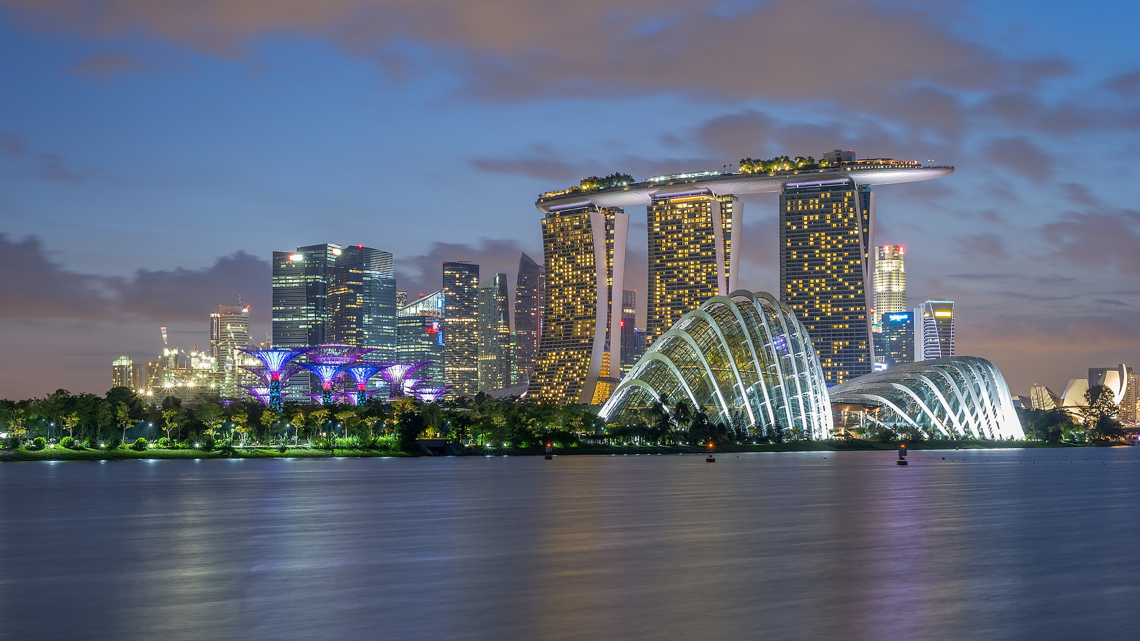 吉隆坡是马来西亚的心脏与灵魂,拥有丰富的文化精粹和旅游景点.