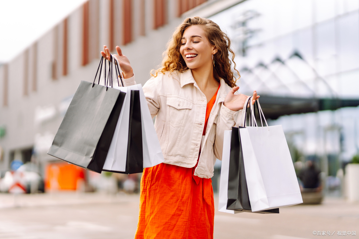 这张卡,曾经承载了我和好友们无数次的欢笑与购物时光