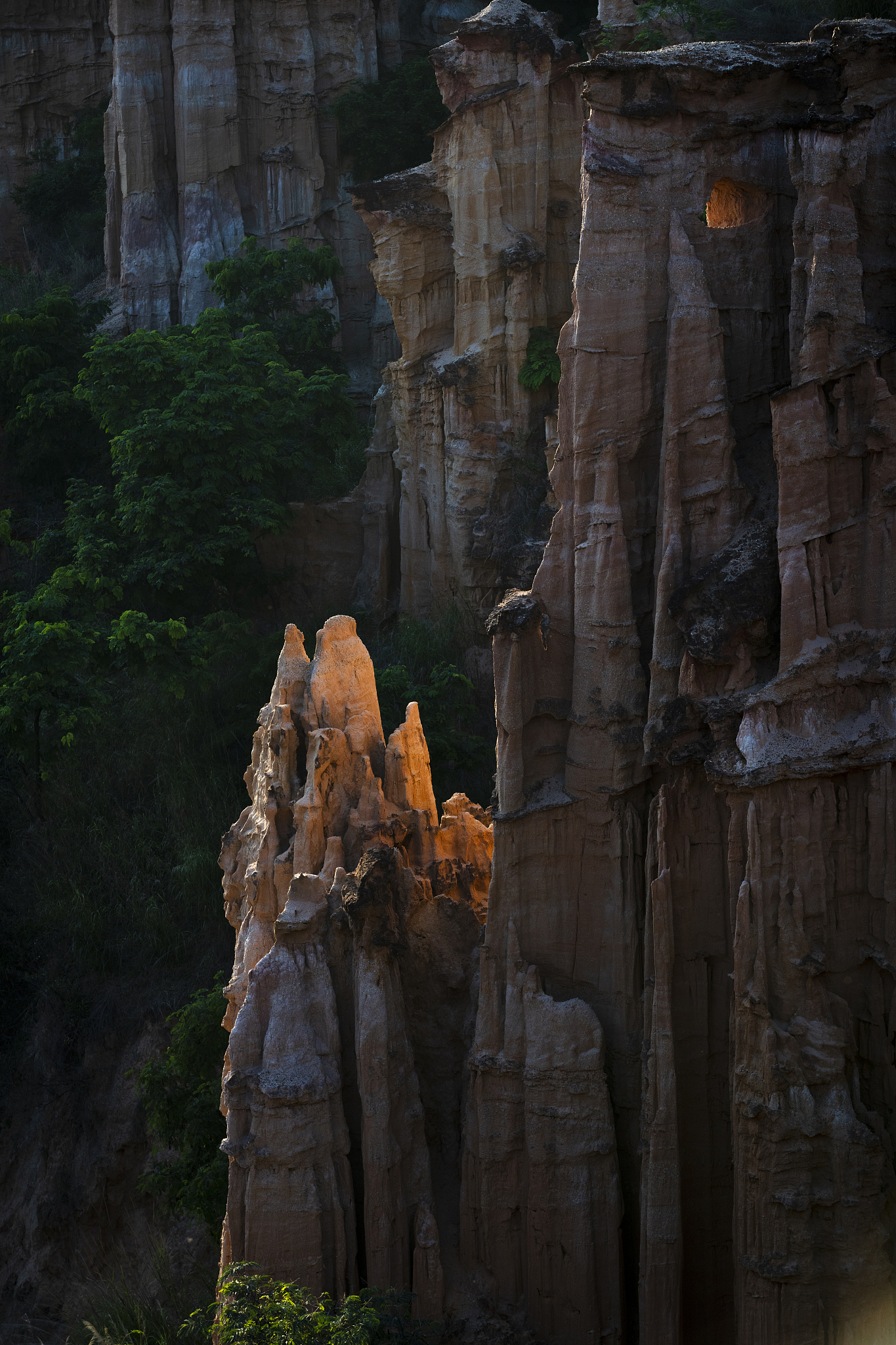 邢台大峡谷的奇峰怪石为何神秘,探险之旅能否满足好奇心