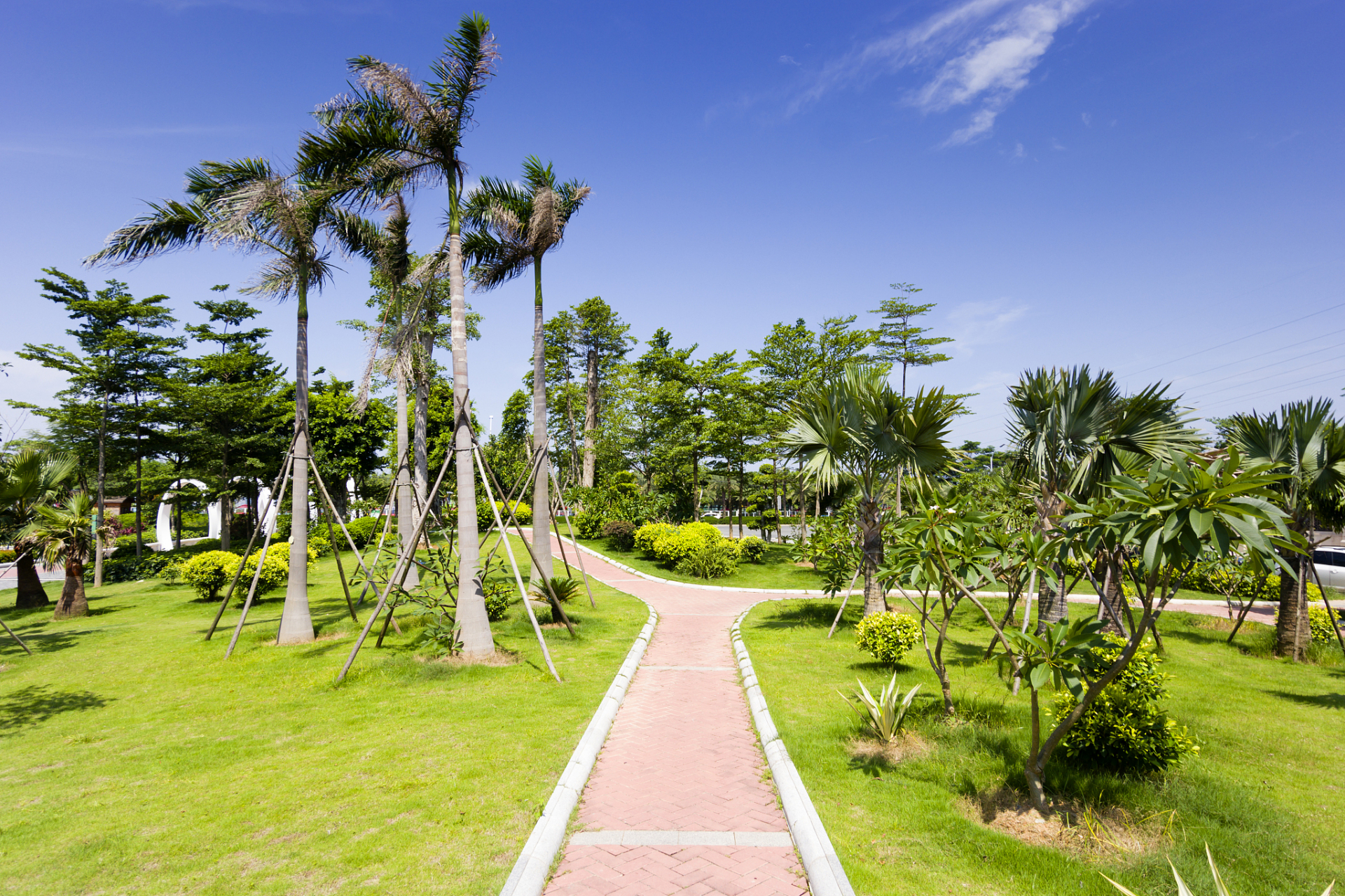 玉沙湾公园坐落于美丽的海滨,是一个休闲娱乐的好去处.