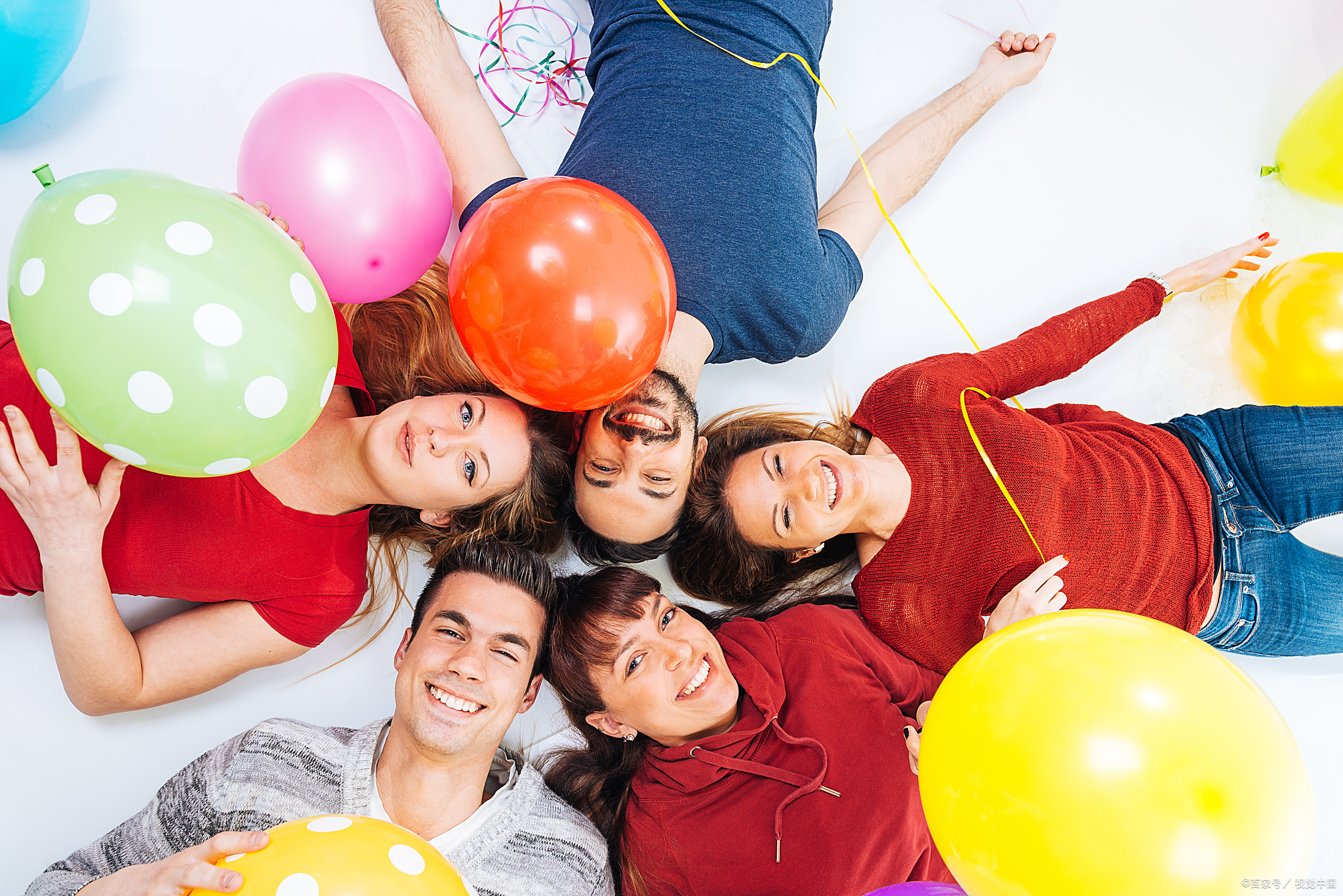 的图片快乐的人们一群人开心互动图快乐传递周围的人快乐的人 图片