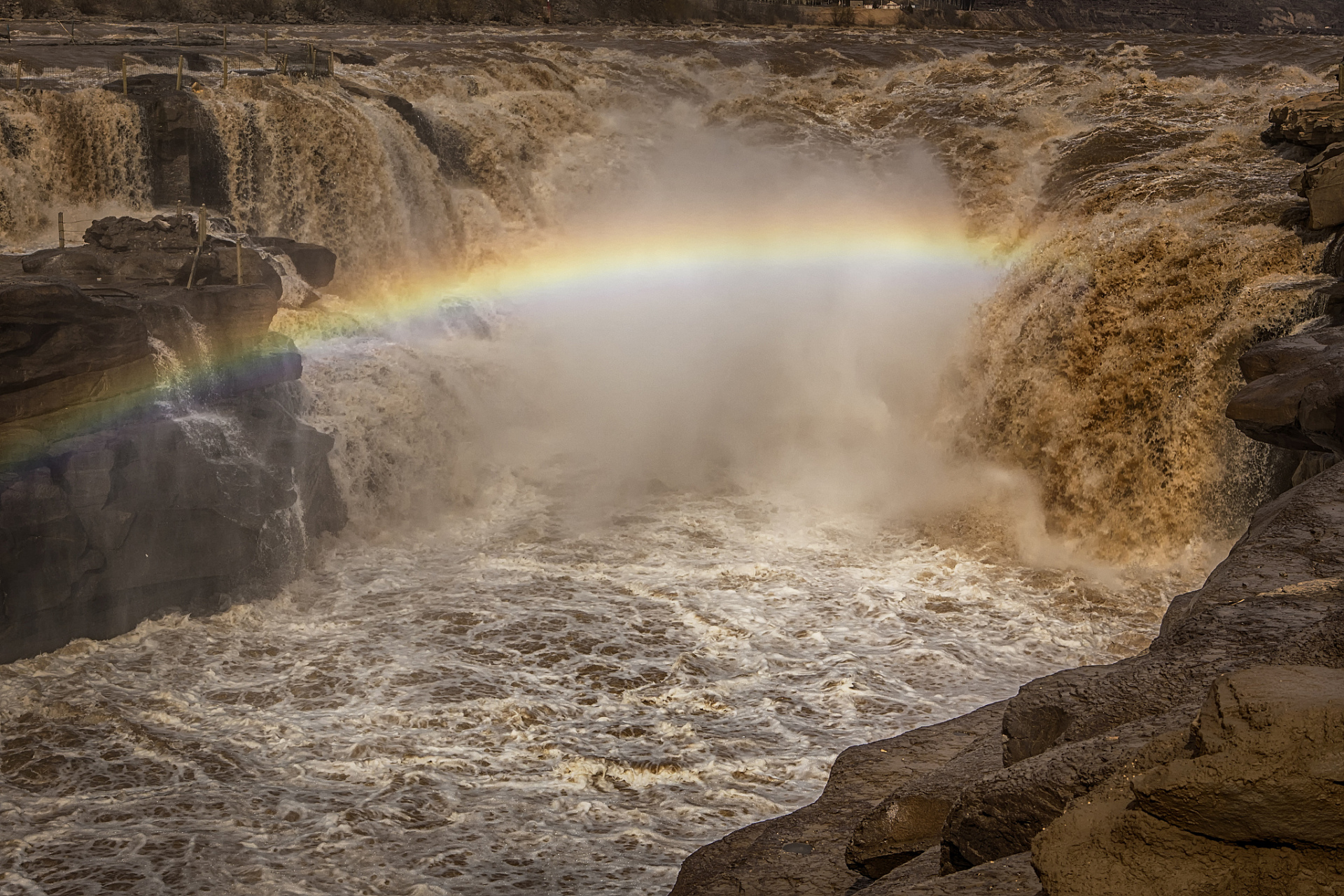 山西的六大国家地质公园:  1,黄河壶口瀑布国家地质公园  2,壶关太行