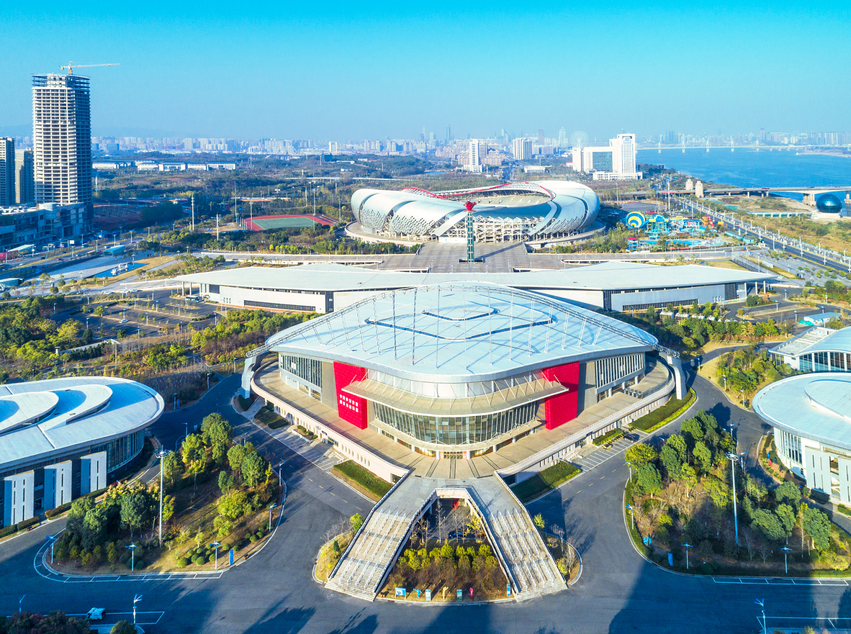 镜头里的春天#  南宁广西体育中心体育场,坐落于广西壮族自治区南宁