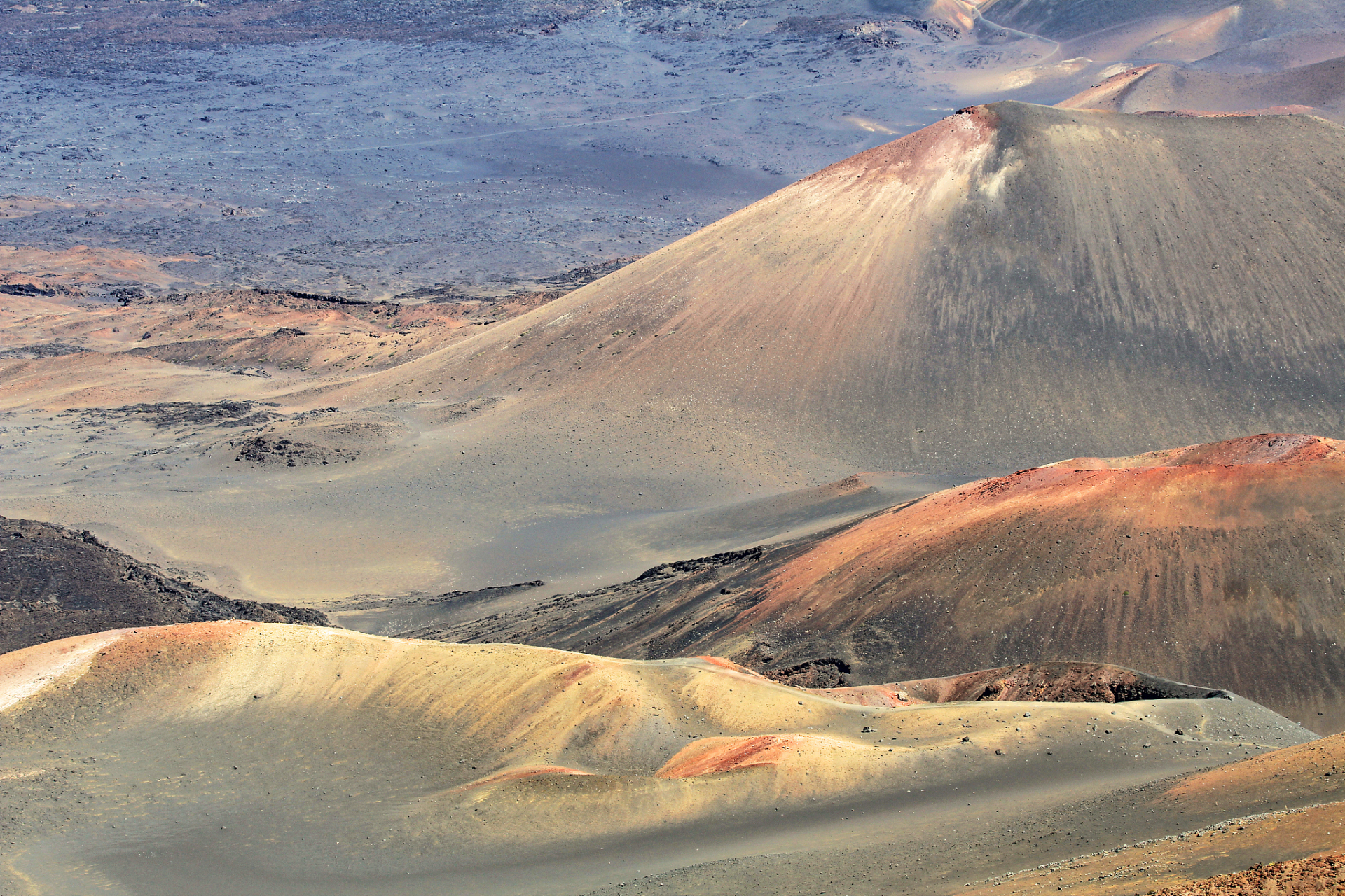 科学漫谈#  火星上的巨大山脉: 火星上有一座巨大的火山,奥林匹斯浇