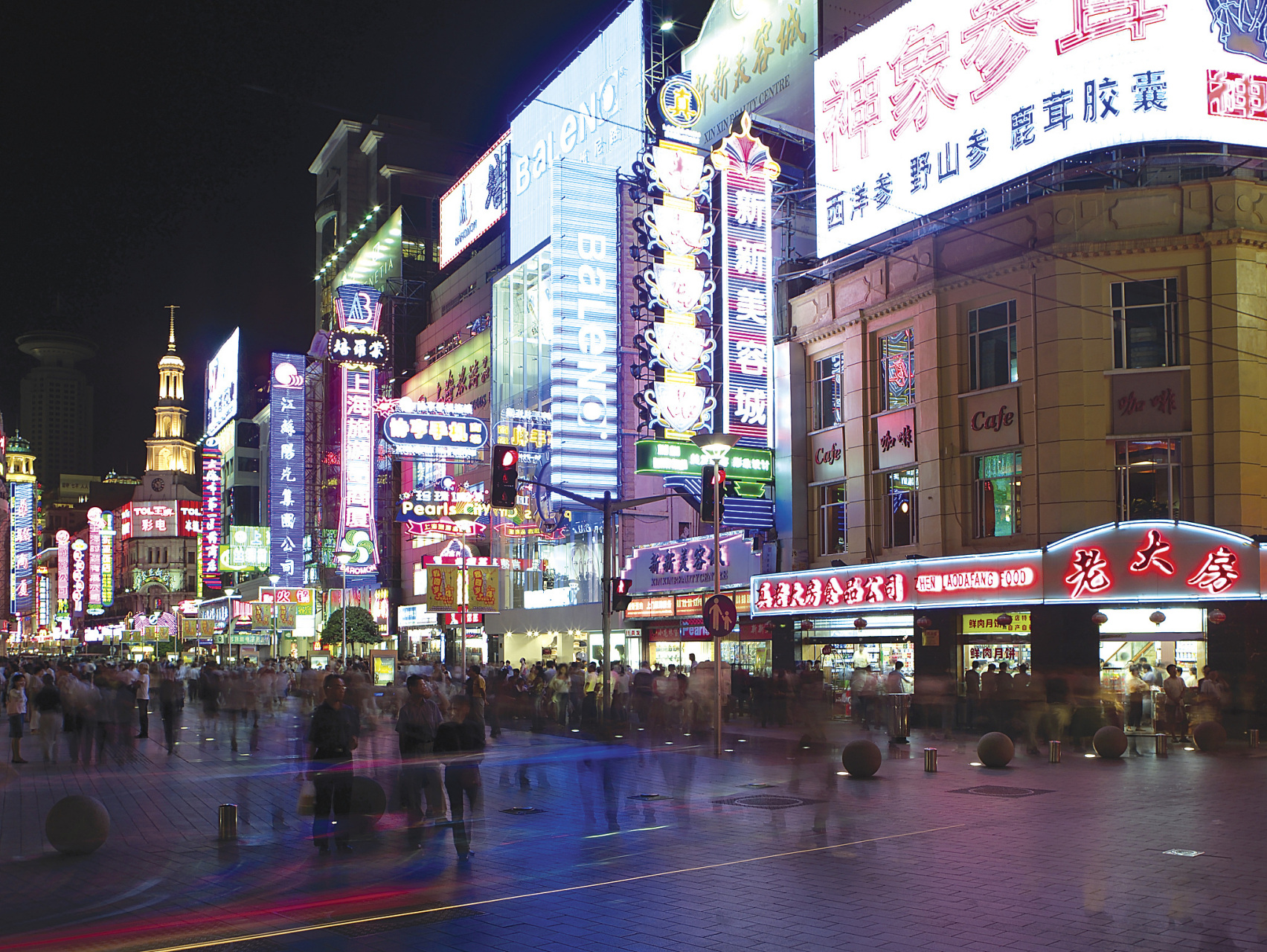 夏日湘游记# 黄兴路步行街,作为湖南省著名的商业地标和旅游胜地,源