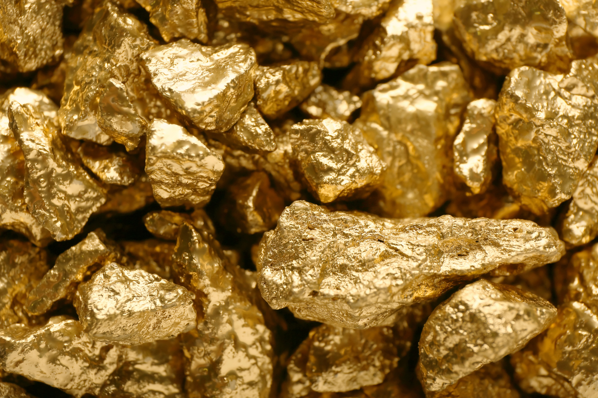 【我国又发现大金矿,国家不断购买黄金的同时,国内开采黄金也在不断
