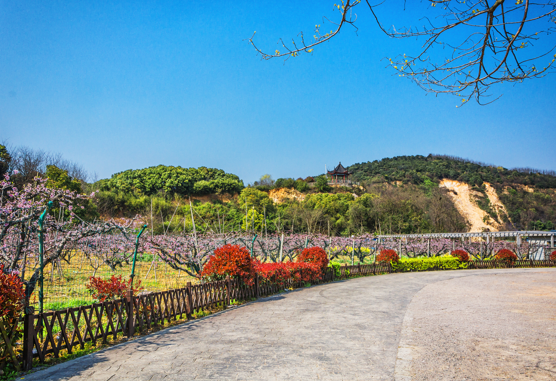 旺山位于苏州市吴中区,是一处集自然风光,历史文化,休闲娱乐于一体的