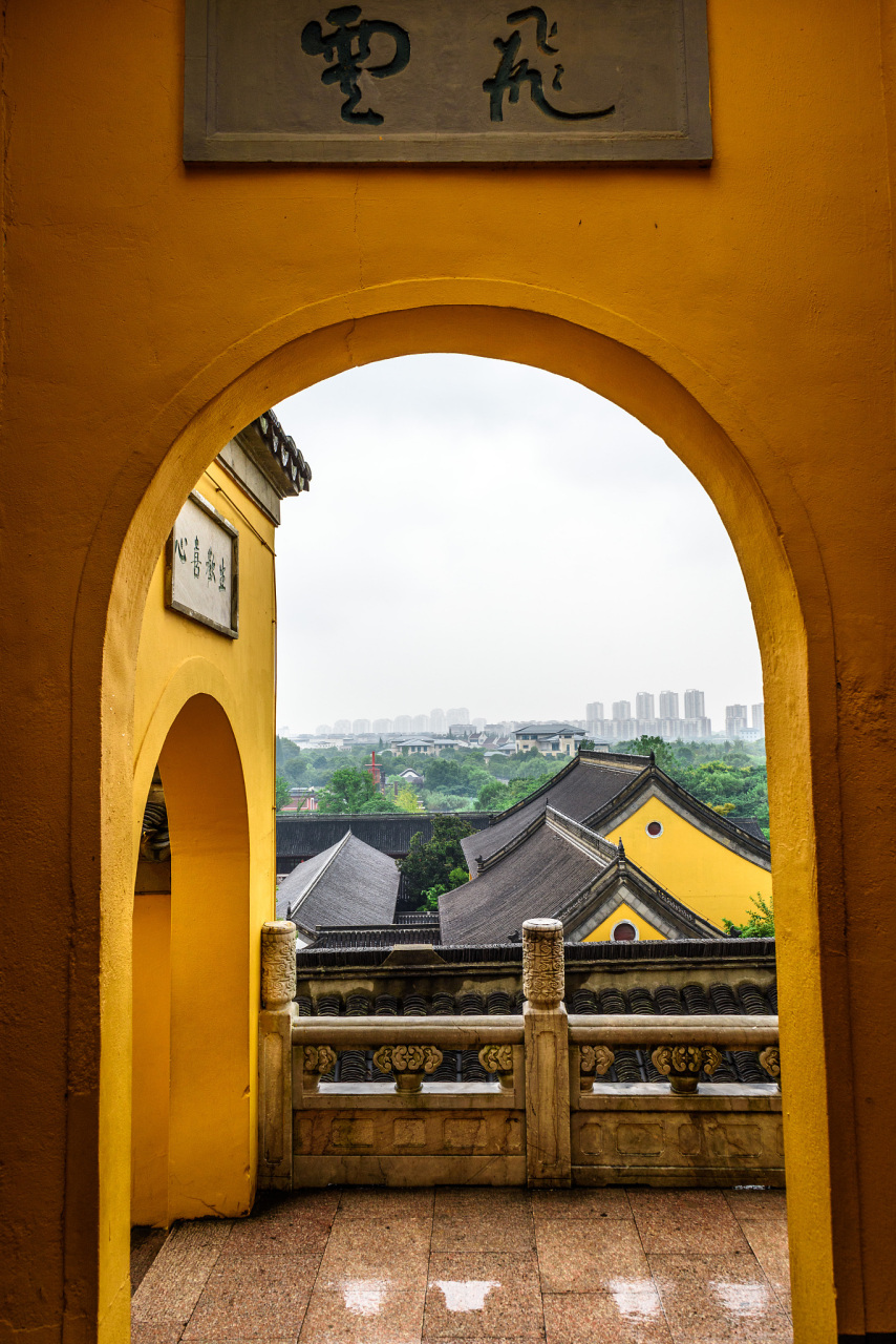 镇江金山寺,晨钟暮鼓间的禅意之旅  在镇江这座历史悠久的城市里,金山