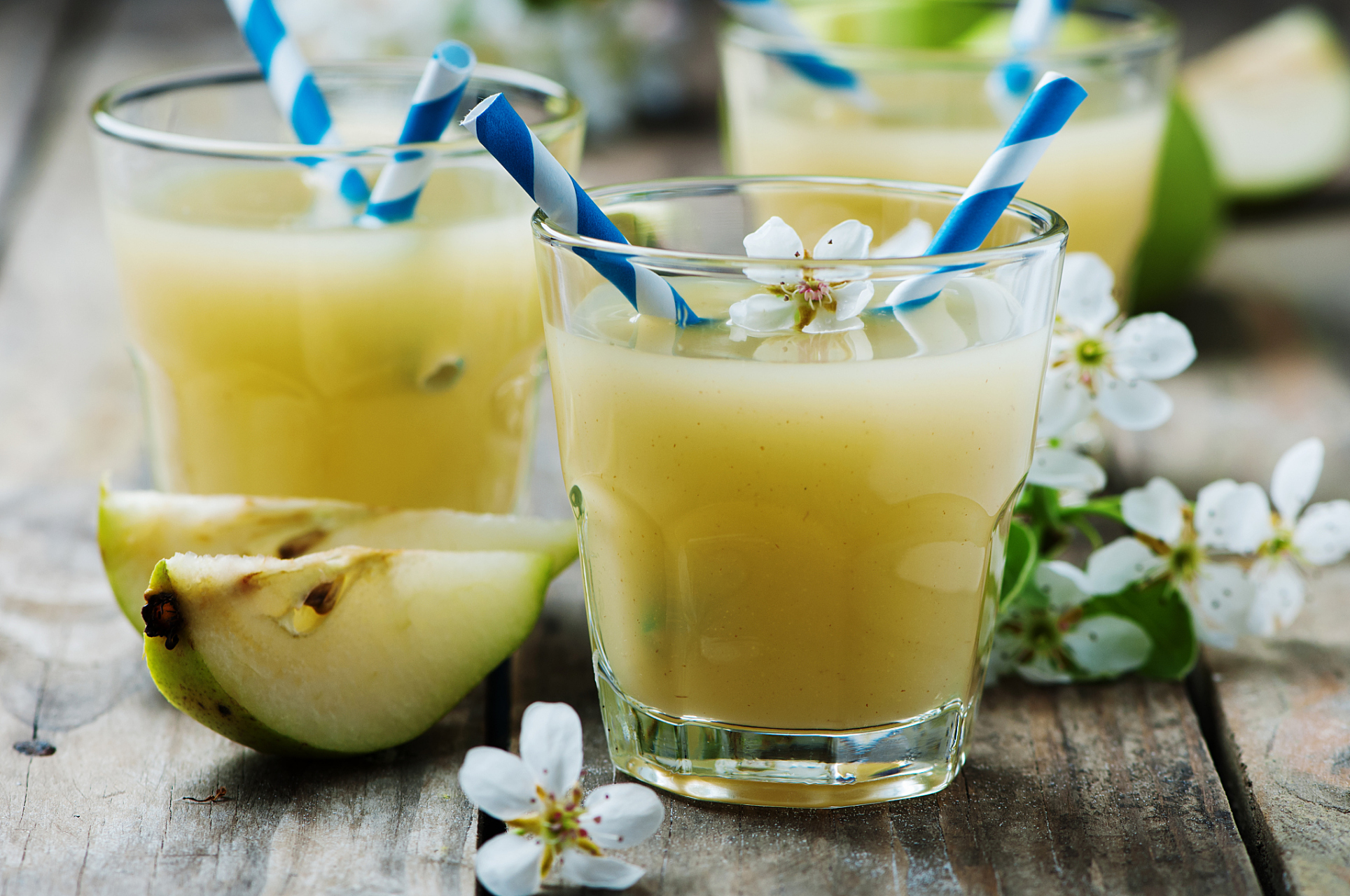 如果想要搭配梨榨汁,以下是几种搭配选择,以增加口感和营养价值