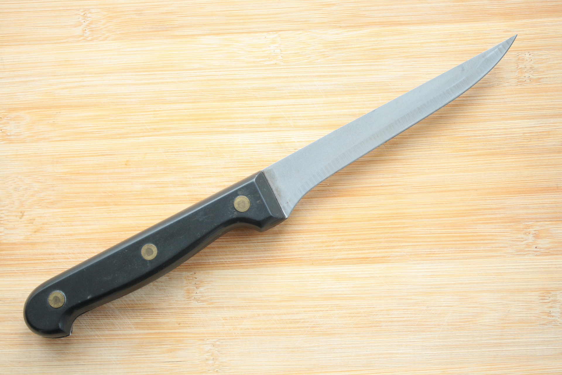 答:《刑法》第24条规定,在犯罪过程中,自动放弃犯罪或者自动有效