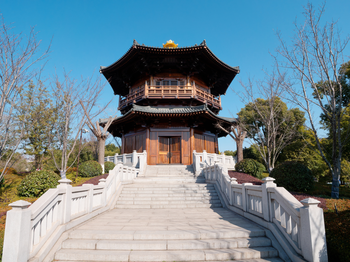 武汉晴川阁:千年守望,汉水之滨的明珠  在武汉,有一座古老的建筑,它