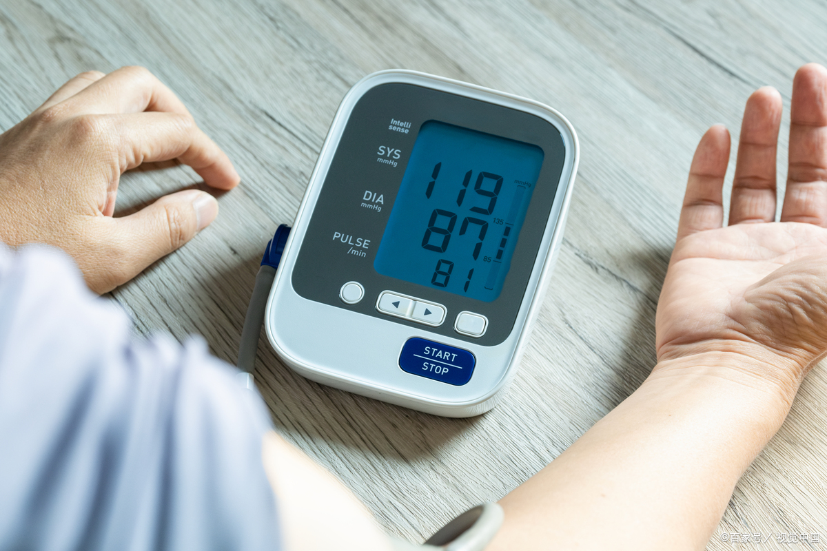 心率是心脏每分钟跳动次数,是评估心脏功能和健康状况的重要指标