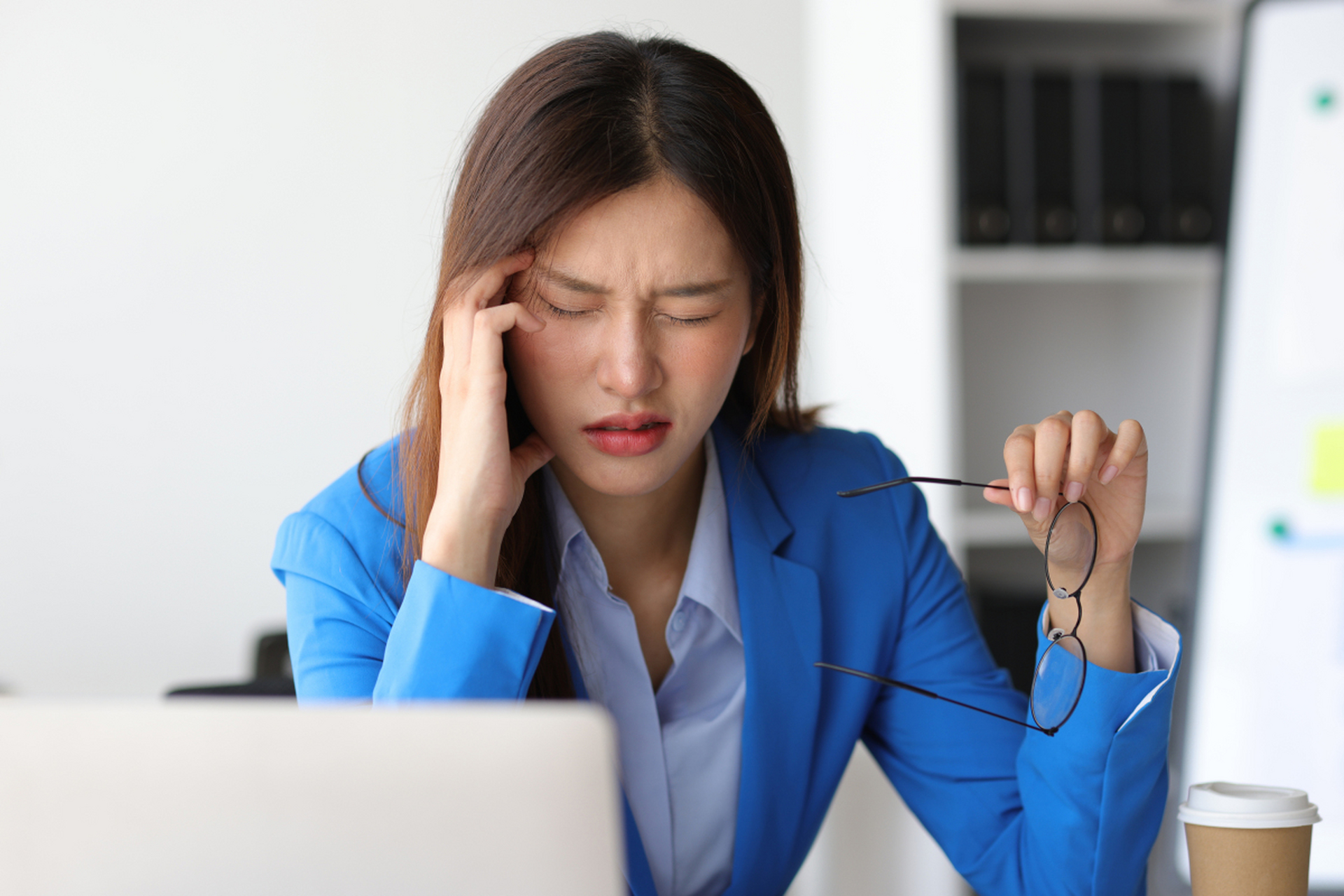 女人压力山大崩溃图片图片