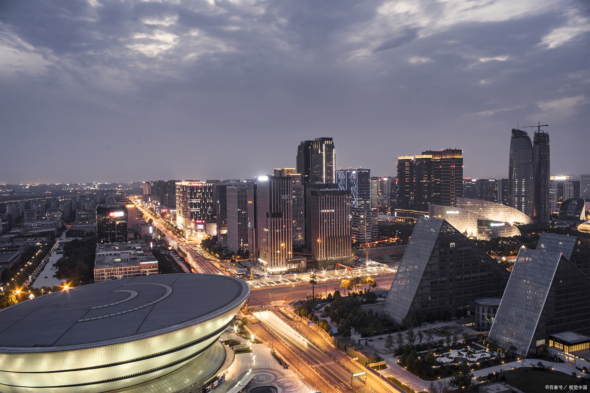 成都是一个非常适合养老的城市,因为它拥有良好的气候,丰富的文化和