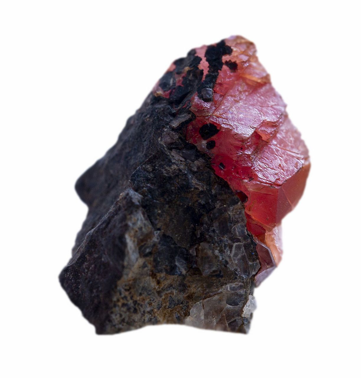 也称为塞浦路斯石,是一种含有镁,铝,硅和氧等元素的复杂硅酸盐矿物