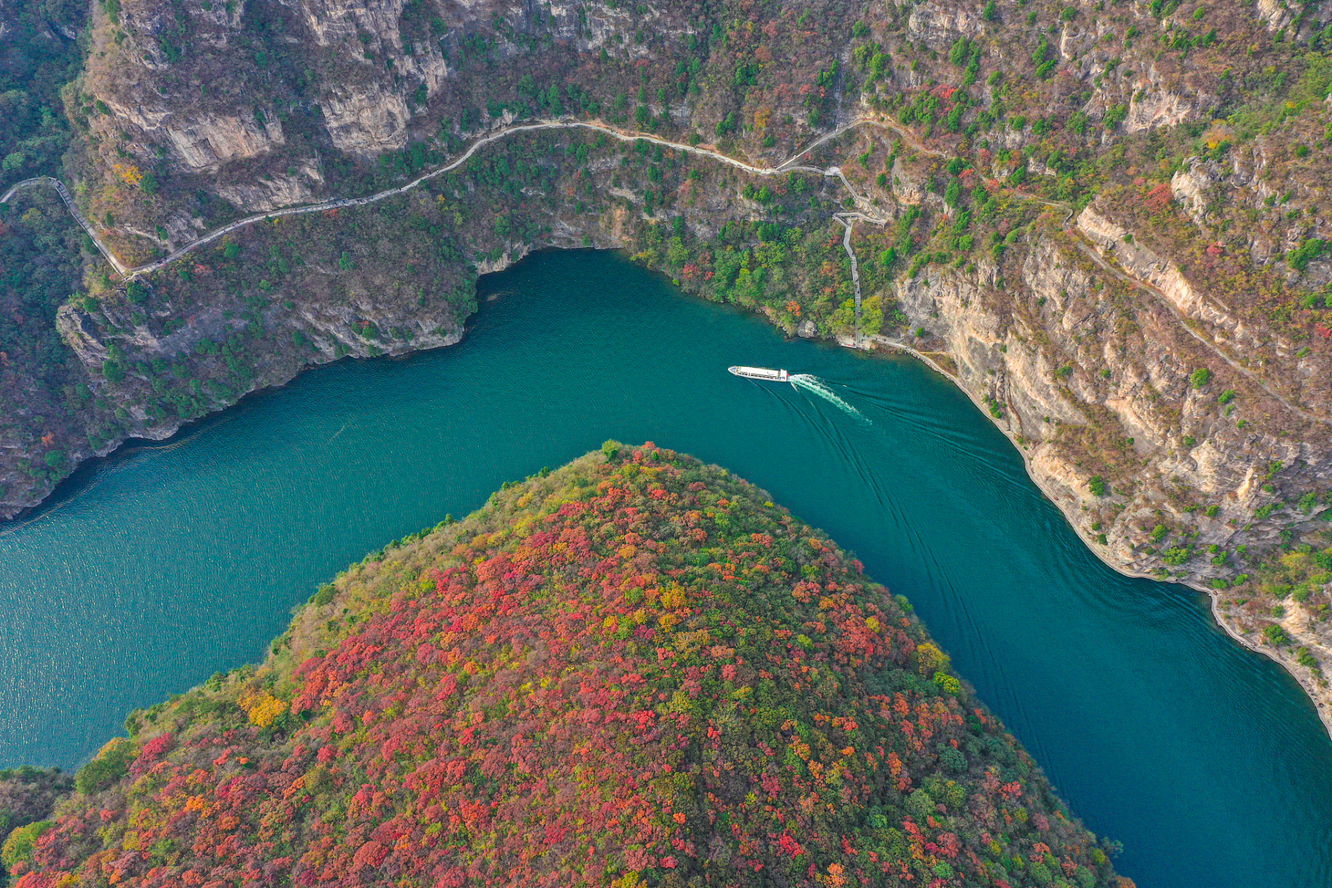 青天河(原名:红旗水库),青天河风景名胜区,位于河南省焦作市博爱县与