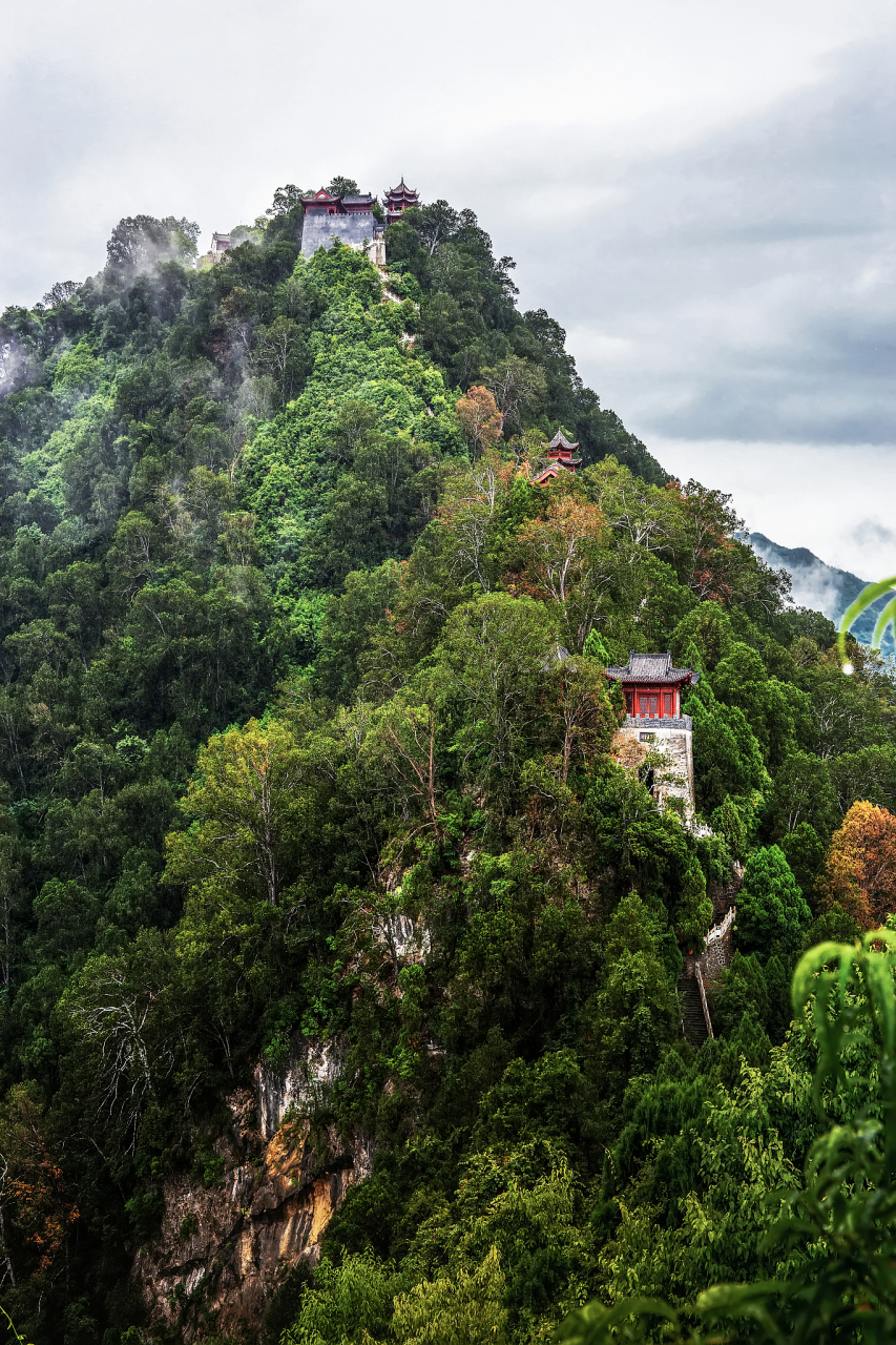 陕南小华山——午子山 午子山又名午子观,位于陕西省汉中市西乡县城