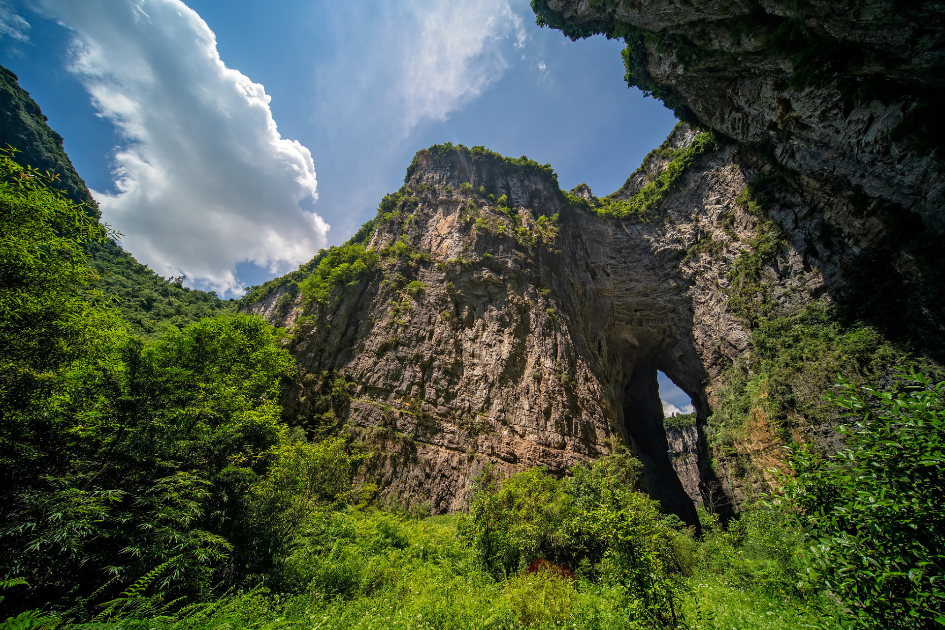 重庆武隆喀斯特旅游区为国家级aaaaa级景区.