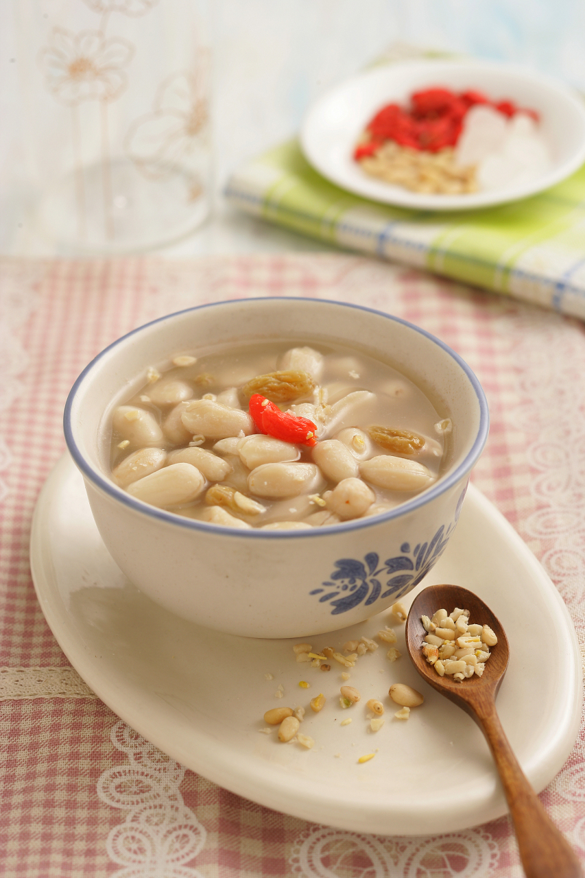 福建的花生汤以厦门的黄则和花生汤店和福州闽食园的最为正宗,在