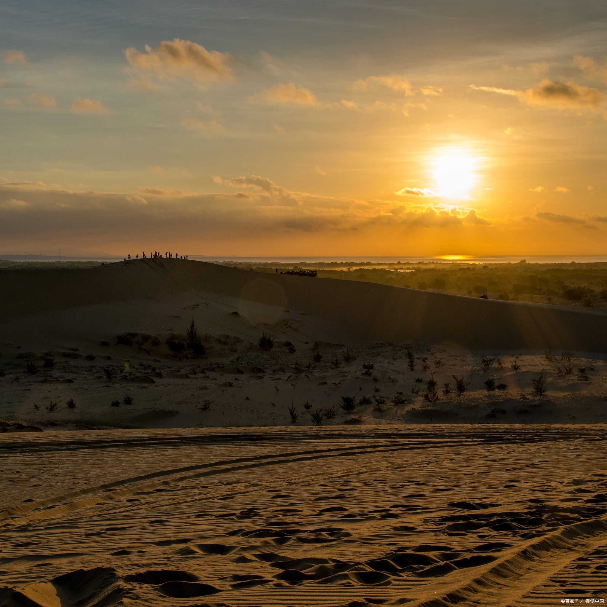 瓜州戈壁的日落观景,大漠孤烟直诗意浓,意境深远!