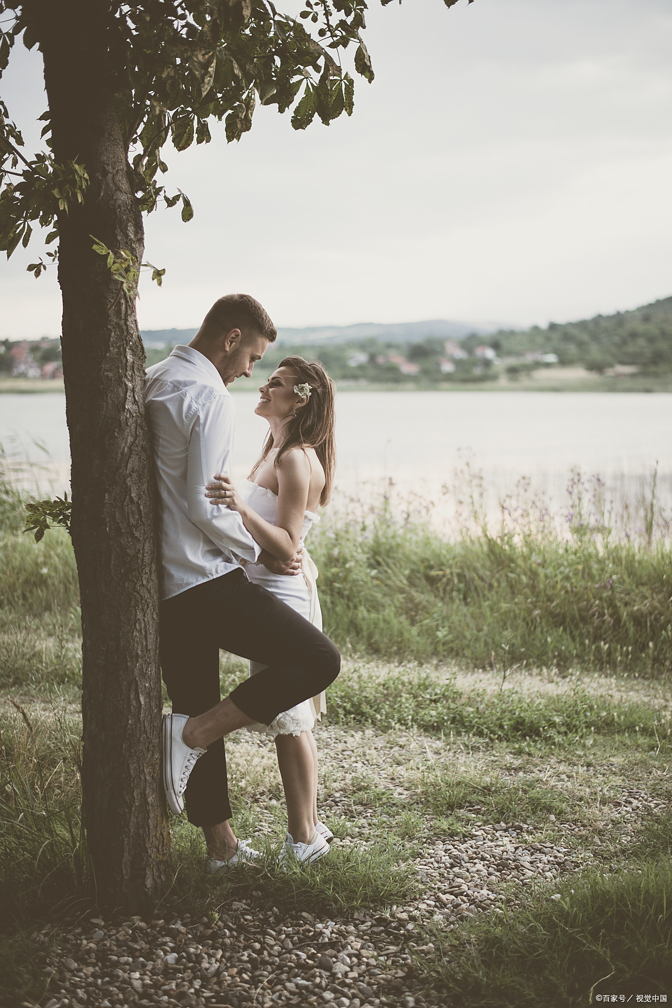 01 微触的魔法:她会与你之间有那么些许的肢体接触