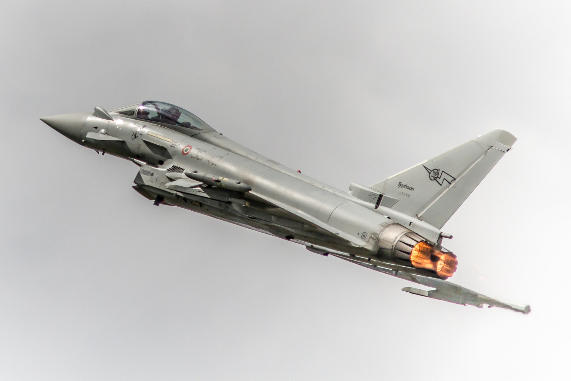 idf经国号战斗机是中国台湾省方面1983年开始在美国技术协助下研发的