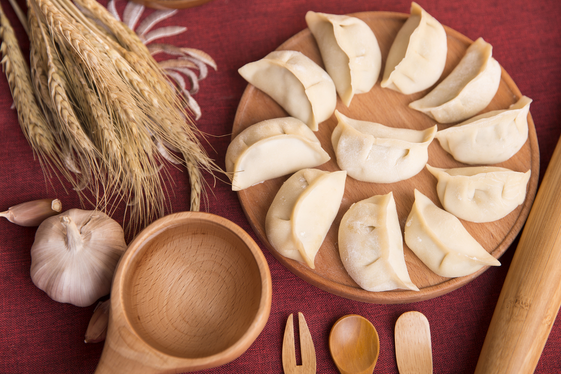 【#饺子的由来和寓意是什么】大家好,今天我要为大家介绍的是关于饺子