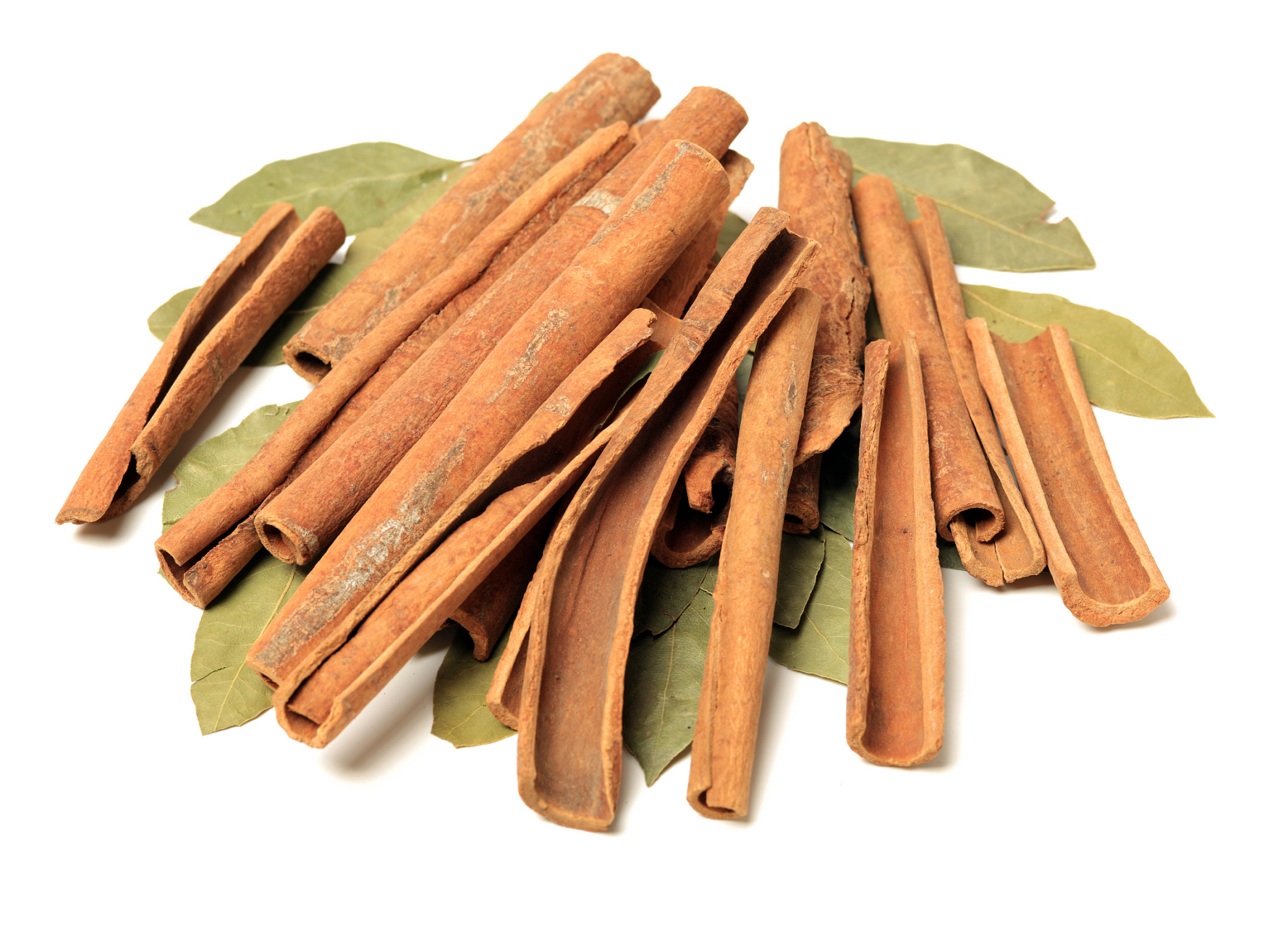 桂皮是一种常用的调料,加入卤水中可以增添香气和味道.