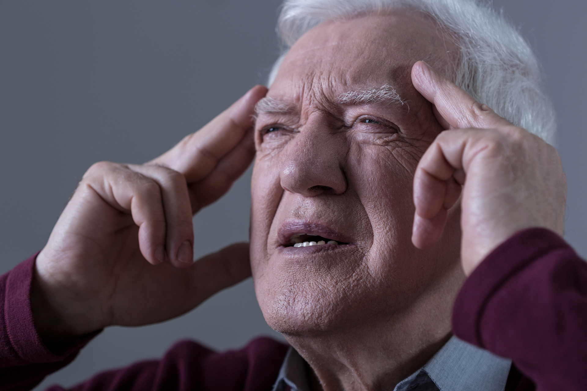 随着年龄的增长,耳部结构和功能发生一系列的变化,这可能增加了老年