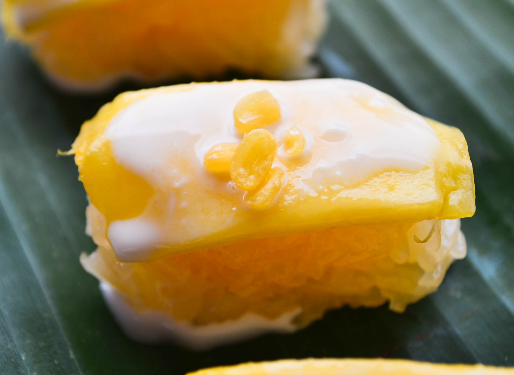 玉米布丁是一道口感细腻,清香可口的甜品,其主要原料为新鲜玉米和牛奶