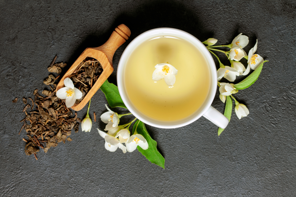茉莉花茶有何功效与作用?茉莉花茶抗衰老助睡眠,清热解毒促消化