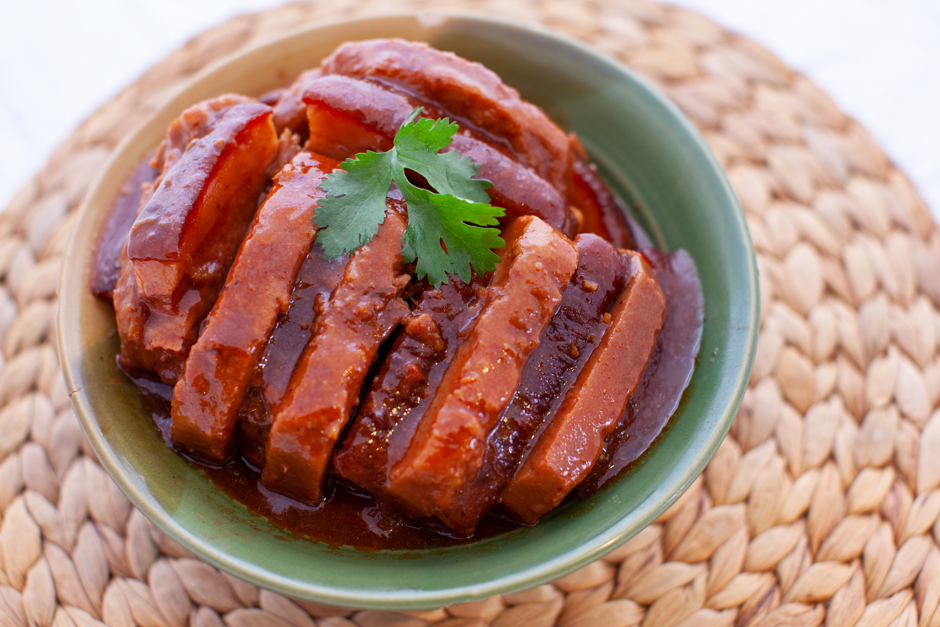 今天要和大家分享一道广西非遗名菜——荔浦芋头扣肉!