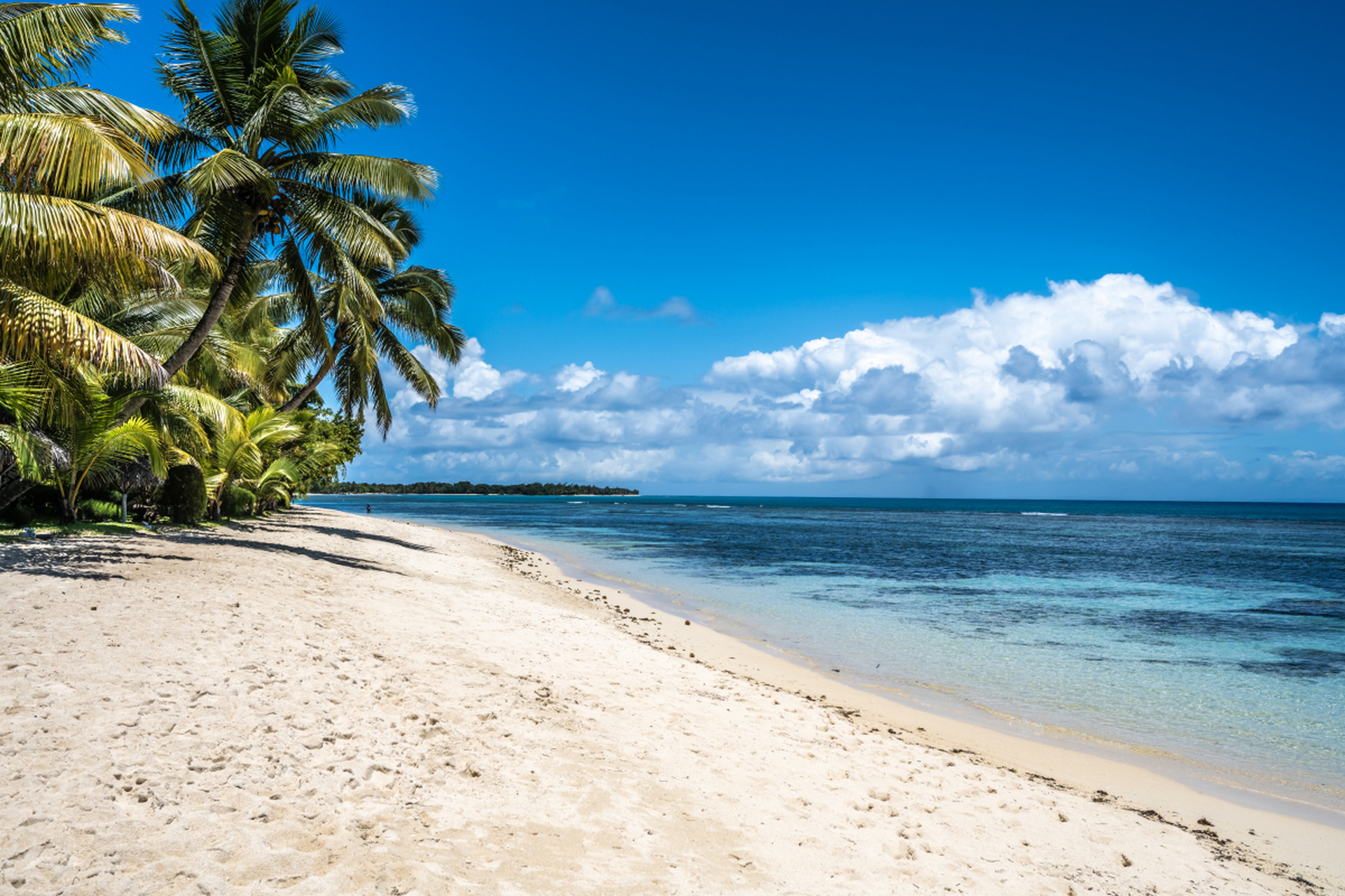 环境和旅游产生影响,但只要关注官方信息,加强自我防护并倡导环保旅游
