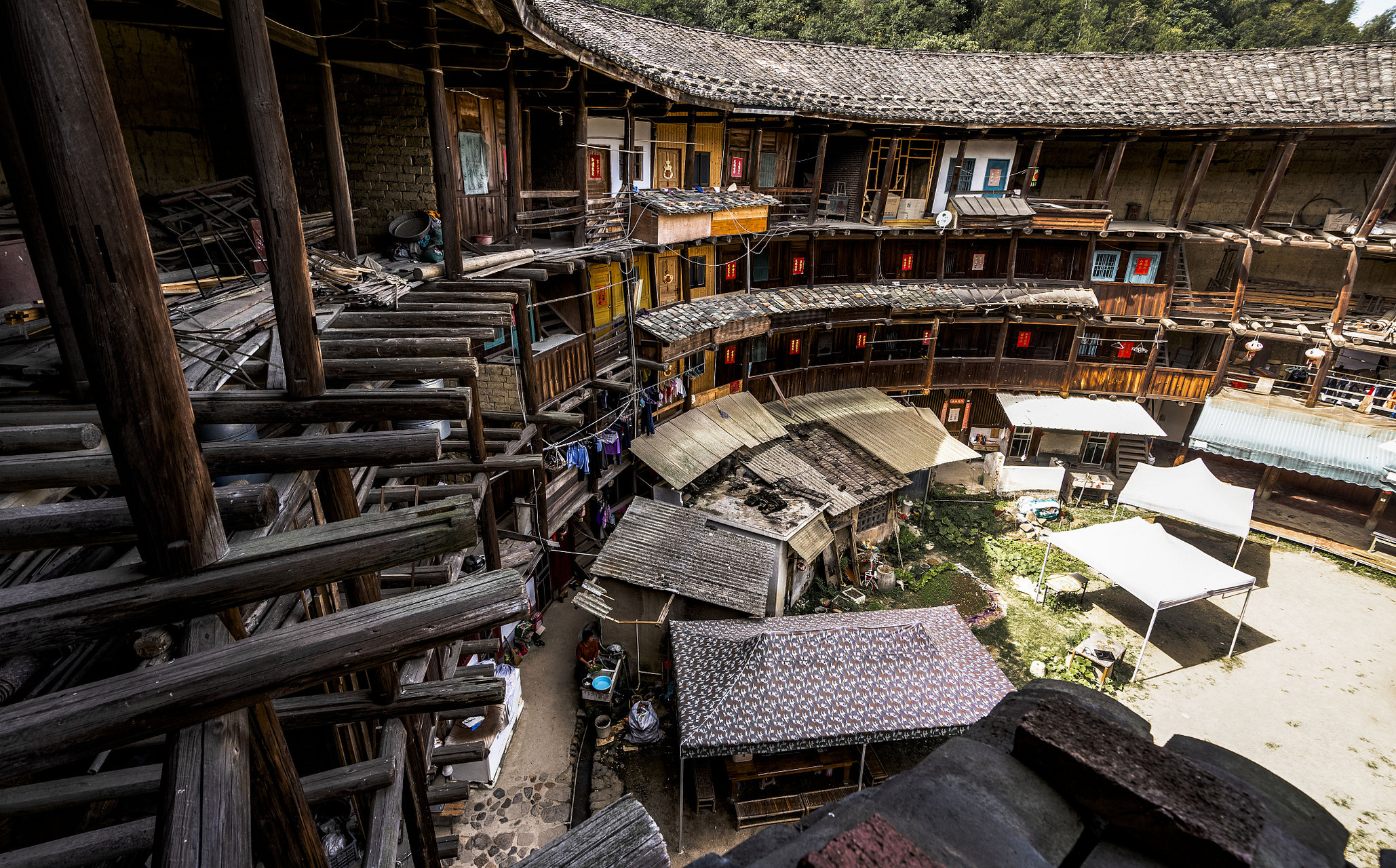 穿越时空的旅行# 梅州客家围龙屋,作为客家文化的独特展示,以其独特