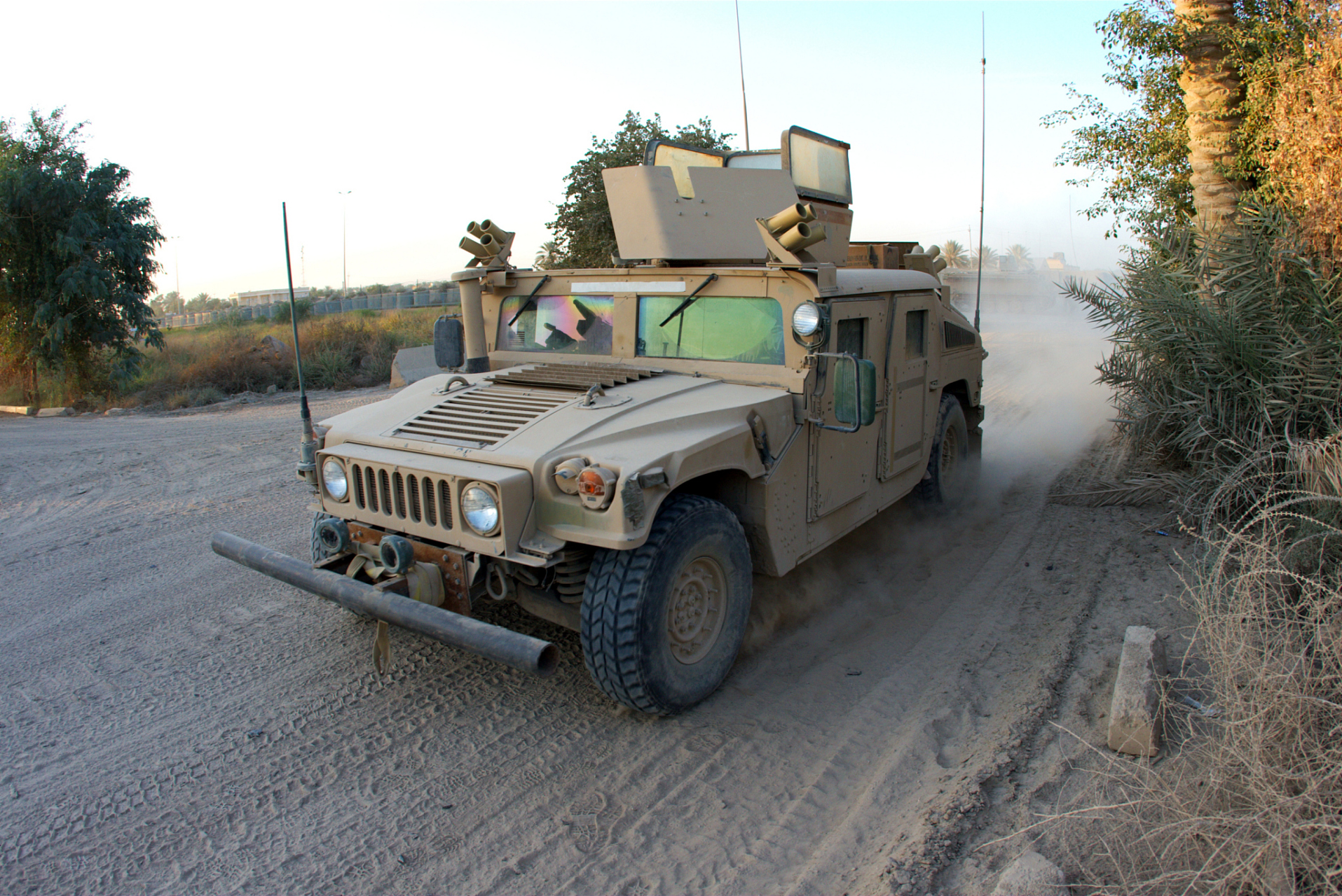 珠海航展上的山猫全地形车重火力版有什么用?