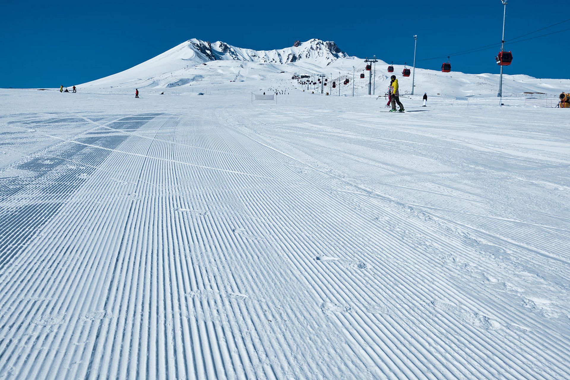 张家口长城岭滑雪场图片