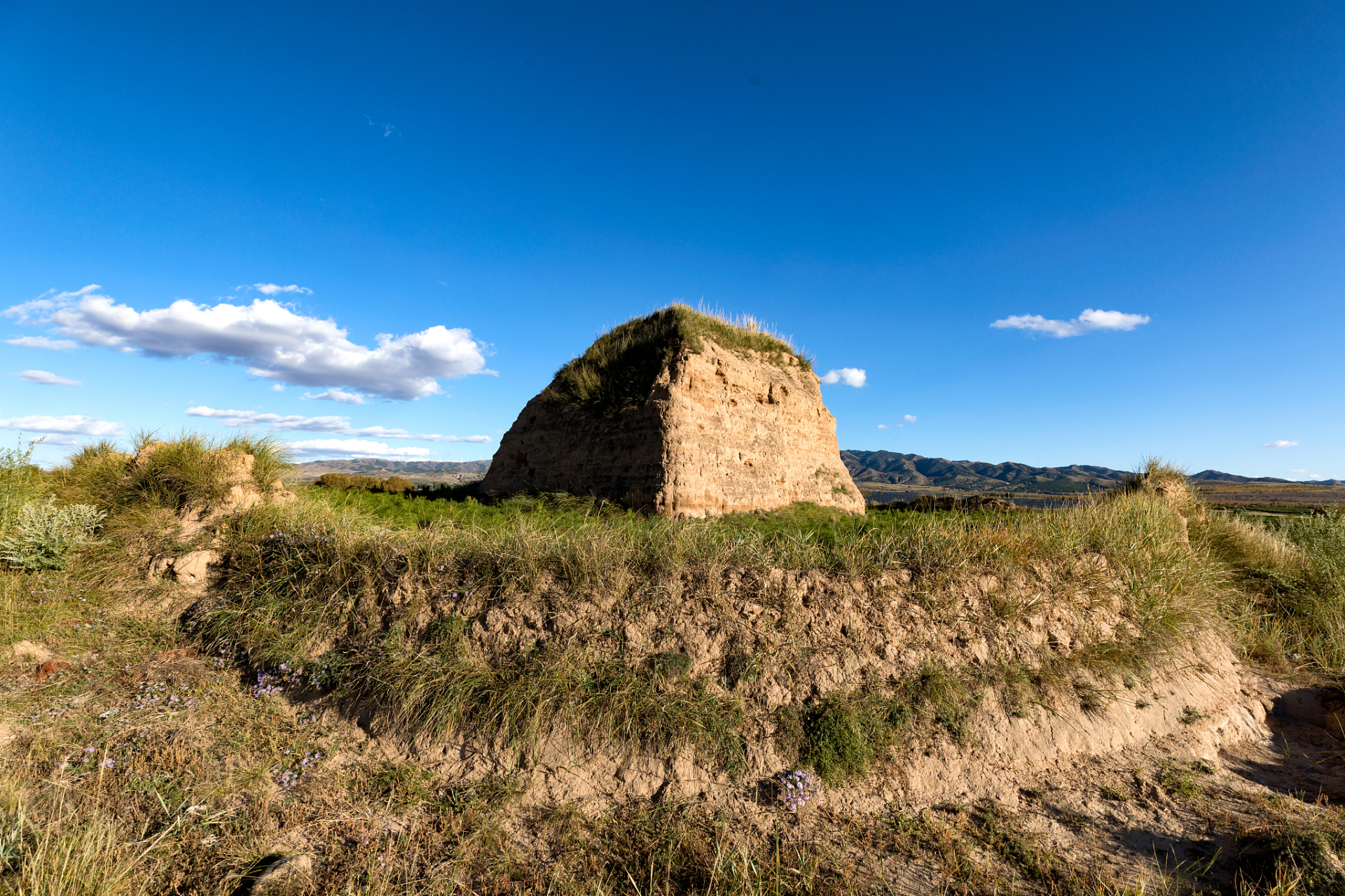 小塔子城址位于辽宁康平县,是一座省级重点文物保护单位.