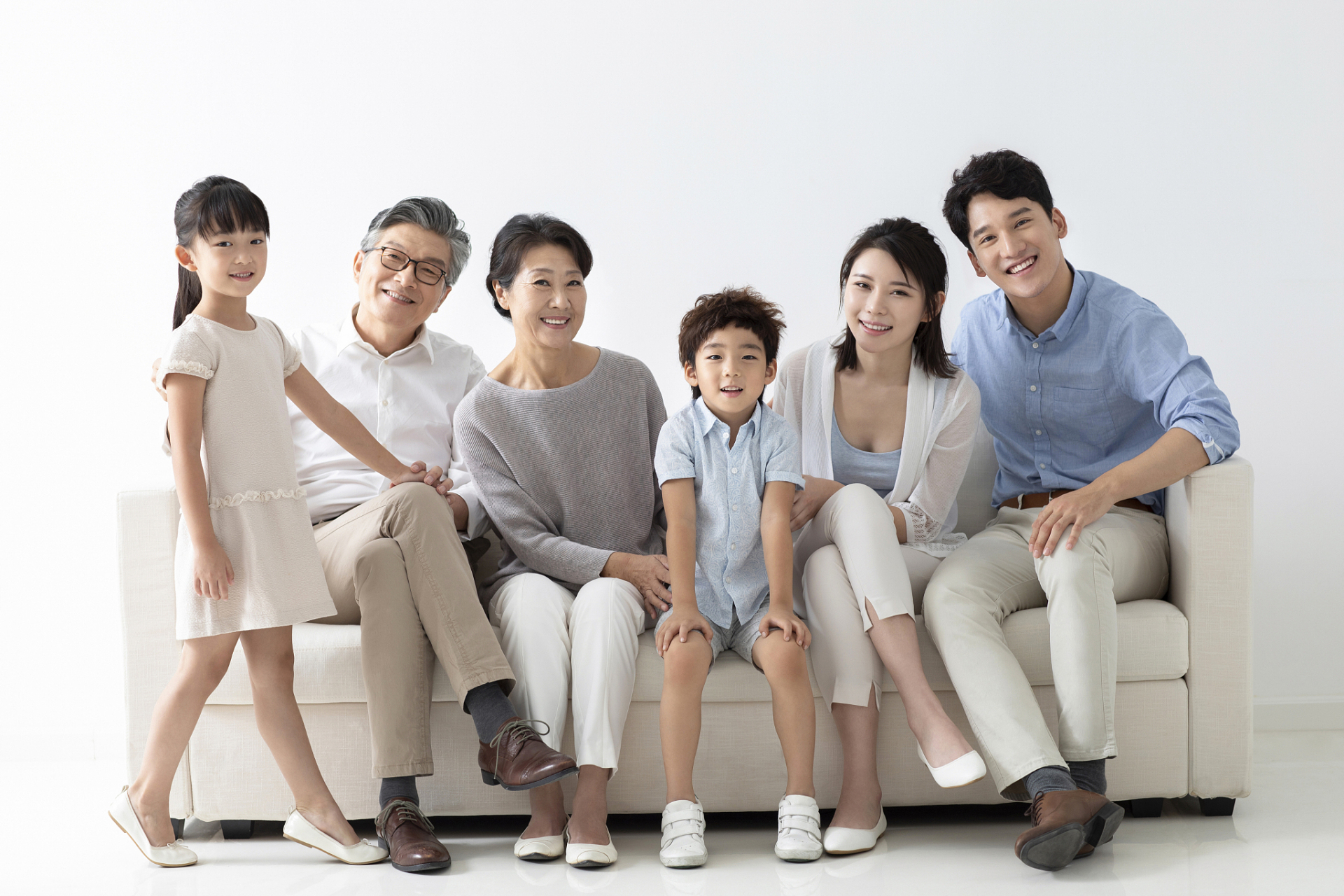 90后女孩策划惊喜全家福,用心让家人感受温暖与爱!