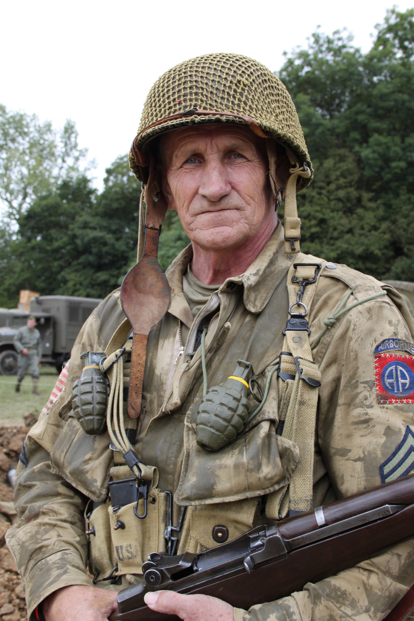 美国的101空降师成立于1942年,是第二次世界大战中最著名的部队之一.