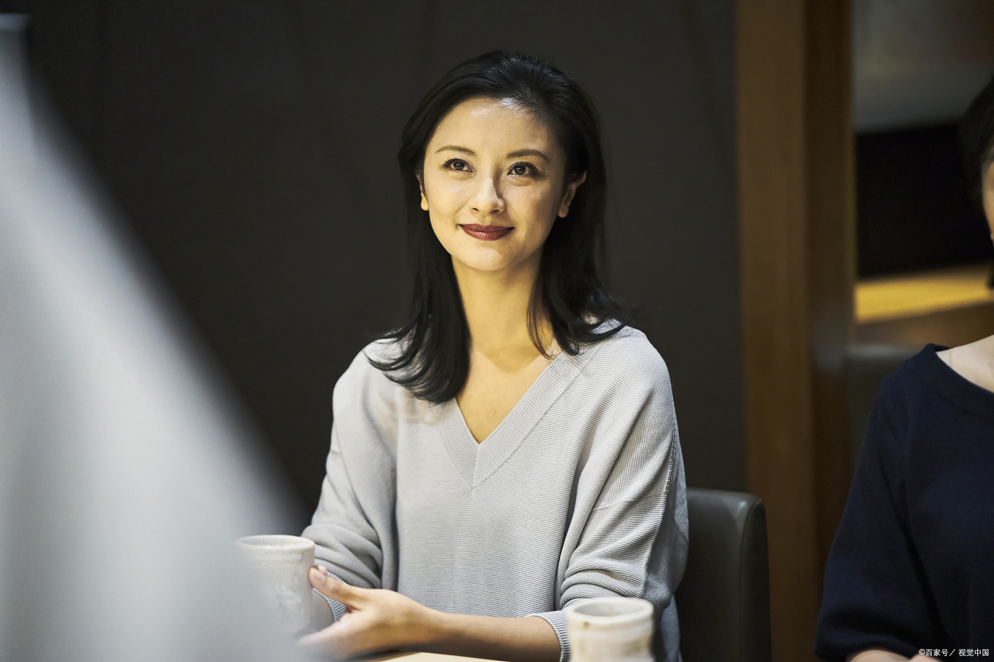 吴越,快55的人了,气质真不错!