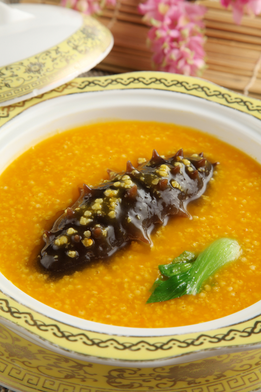 寒冷的冬天,一碗热腾腾的小米辽参粥不仅能驱散寒冷,还能滋润你的身体