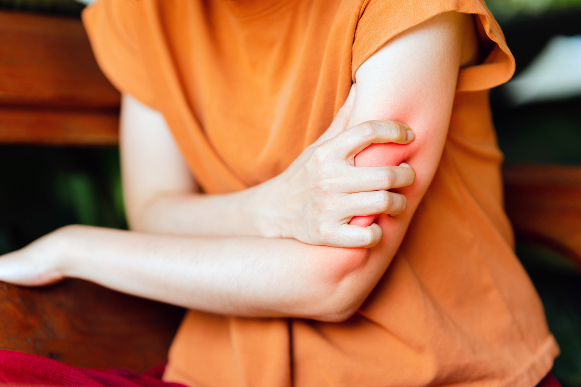 类风湿肌肉疼痛可以通过适当休息,物理疗法,以及药物治疗等方法进行