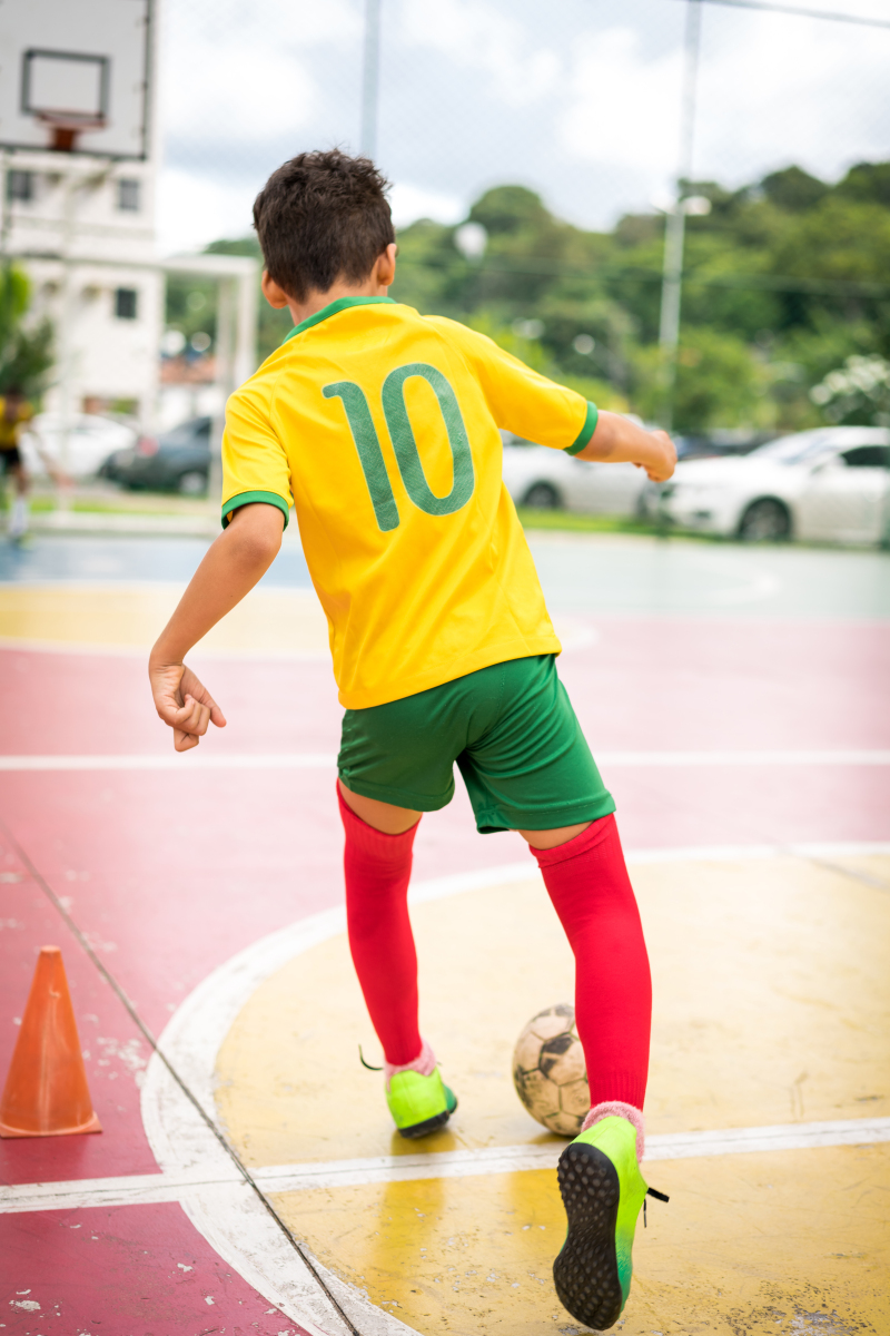 作为家庭教育指导师,我深知孩子的厌学情绪往往受到多