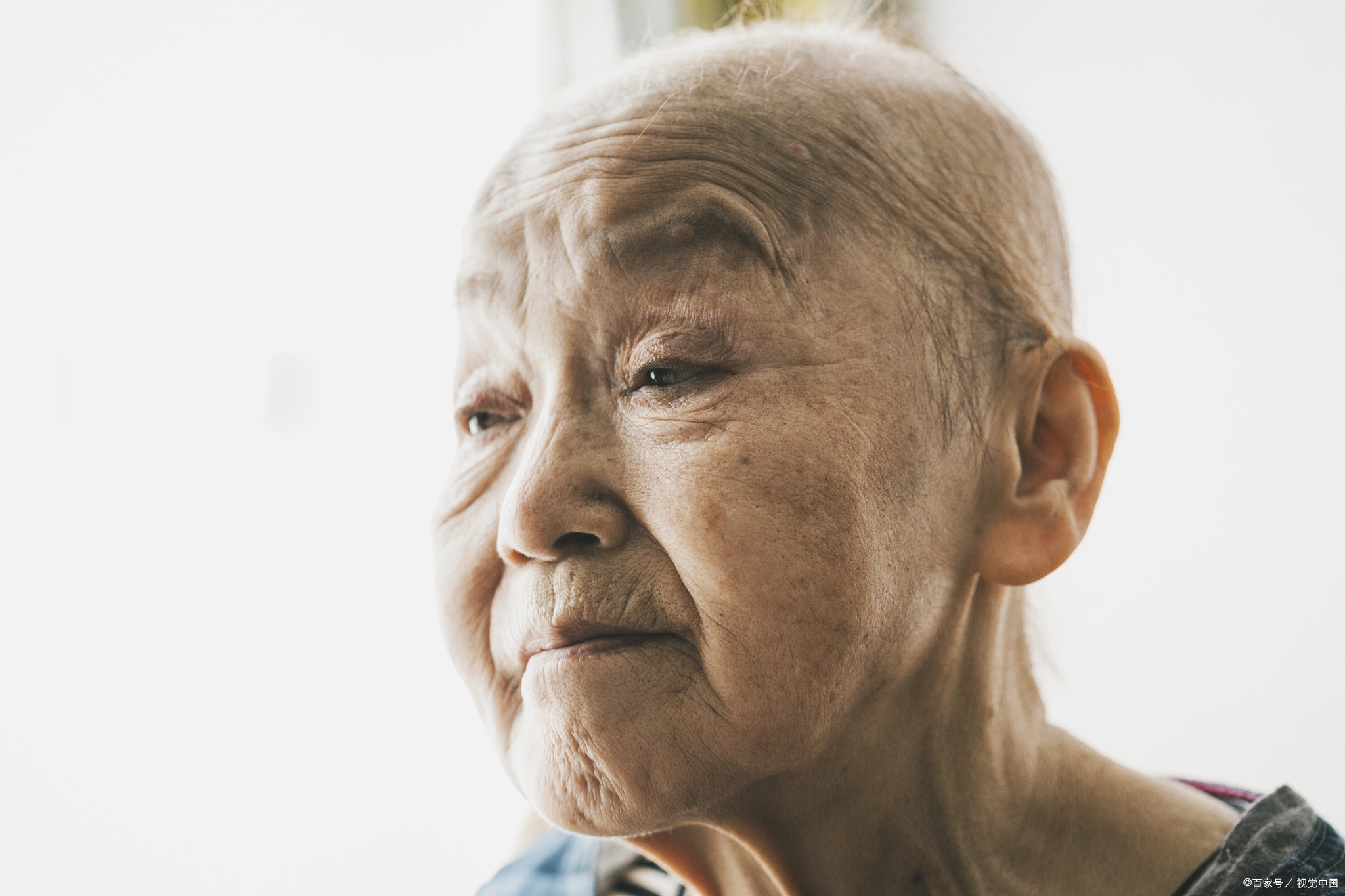 老年人一旦步入80岁高龄,以下几条建议不妨听听  1,财产可交子女,但