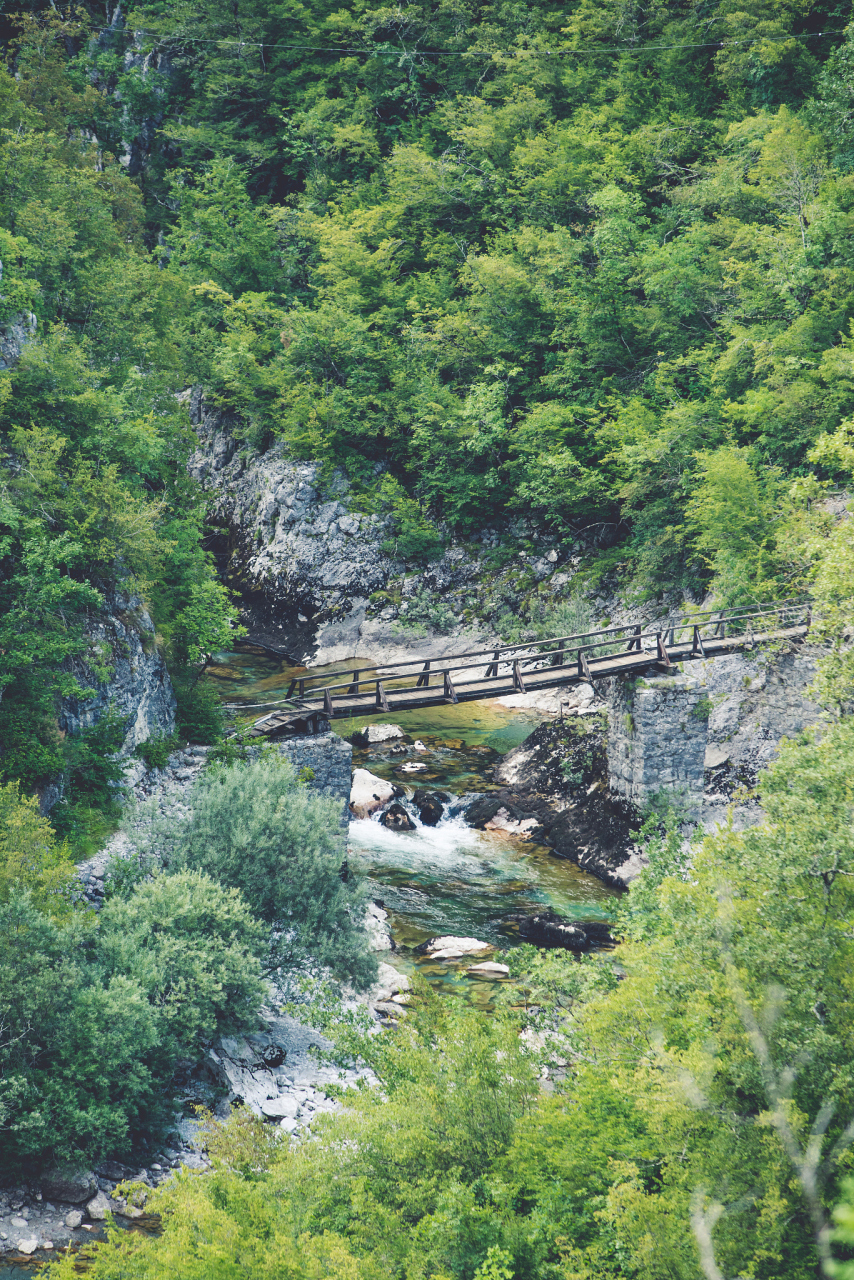 杭州秋意浓,位于浙江省余杭区鸬鸟镇的#乐享周末分享吧# 山沟沟风景区