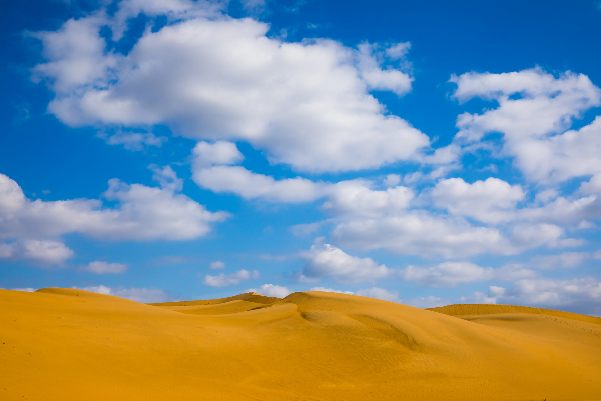 仲夏消暑季# 夏日游响沙湾,甘肃酒泉敦煌的自然奇观.