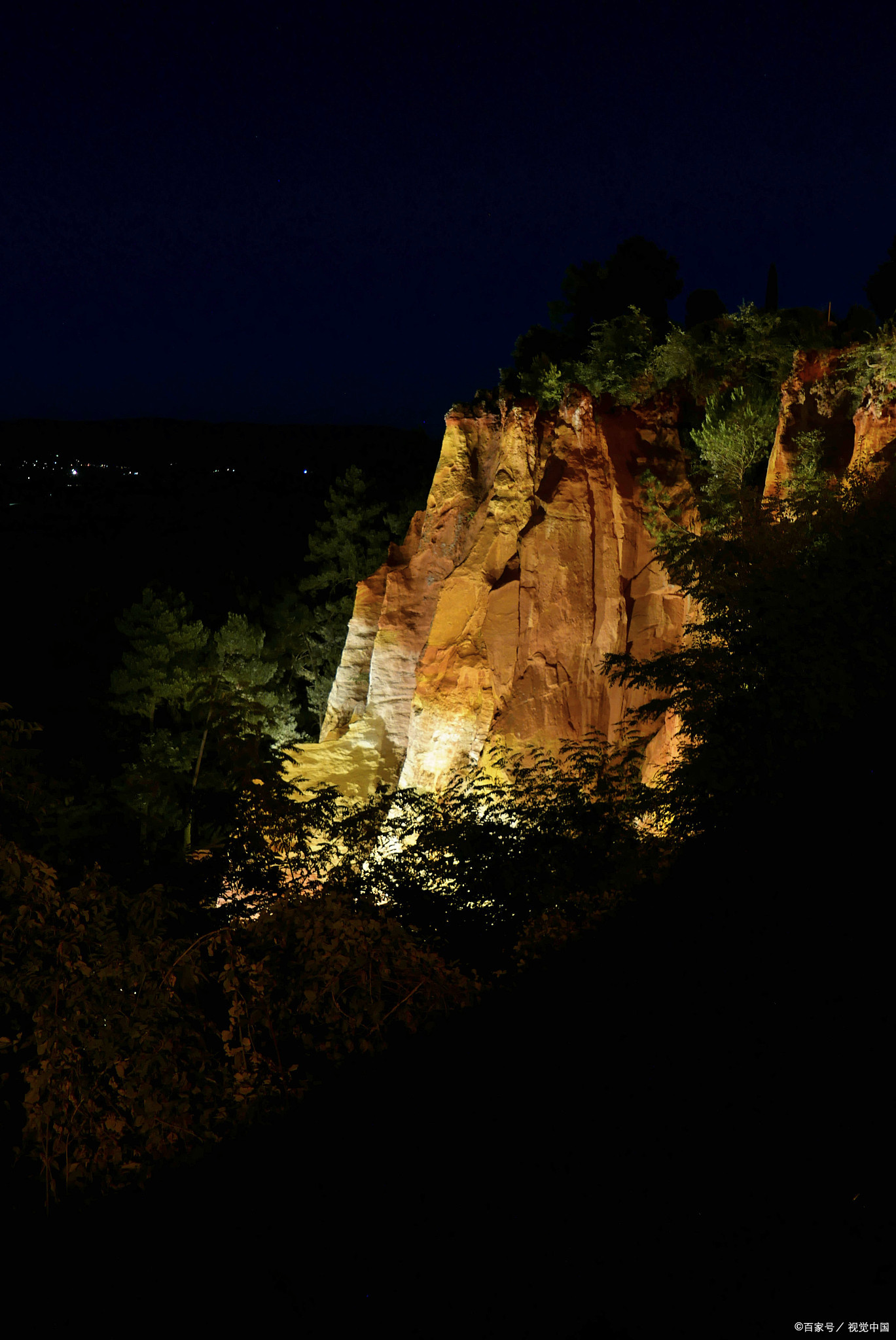 雁荡山灵峰夜景,如梦如幻,宛如仙境