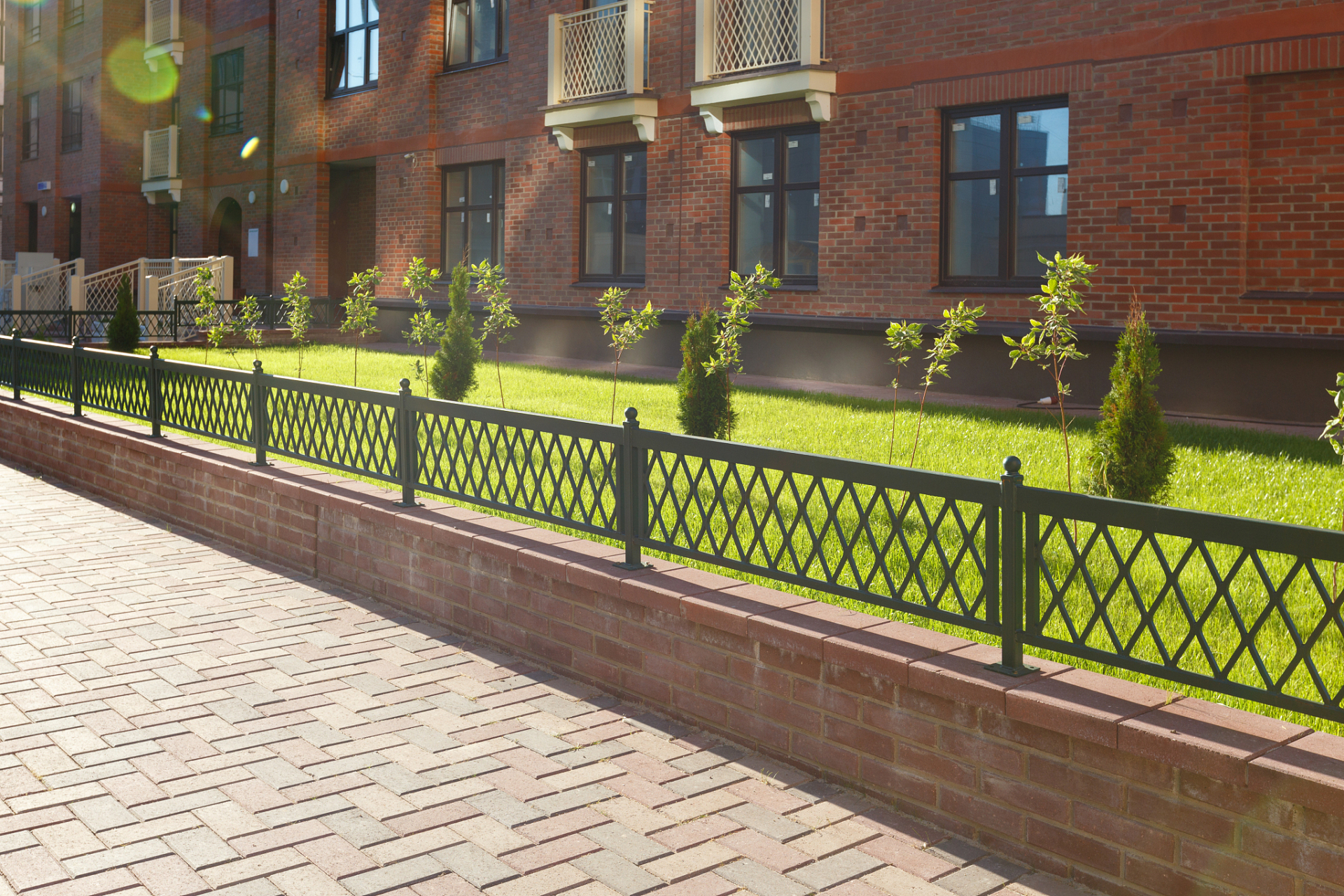 安平润冠护栏#绿化护栏:城市美化与环境保护的双赢选择 在城市道路